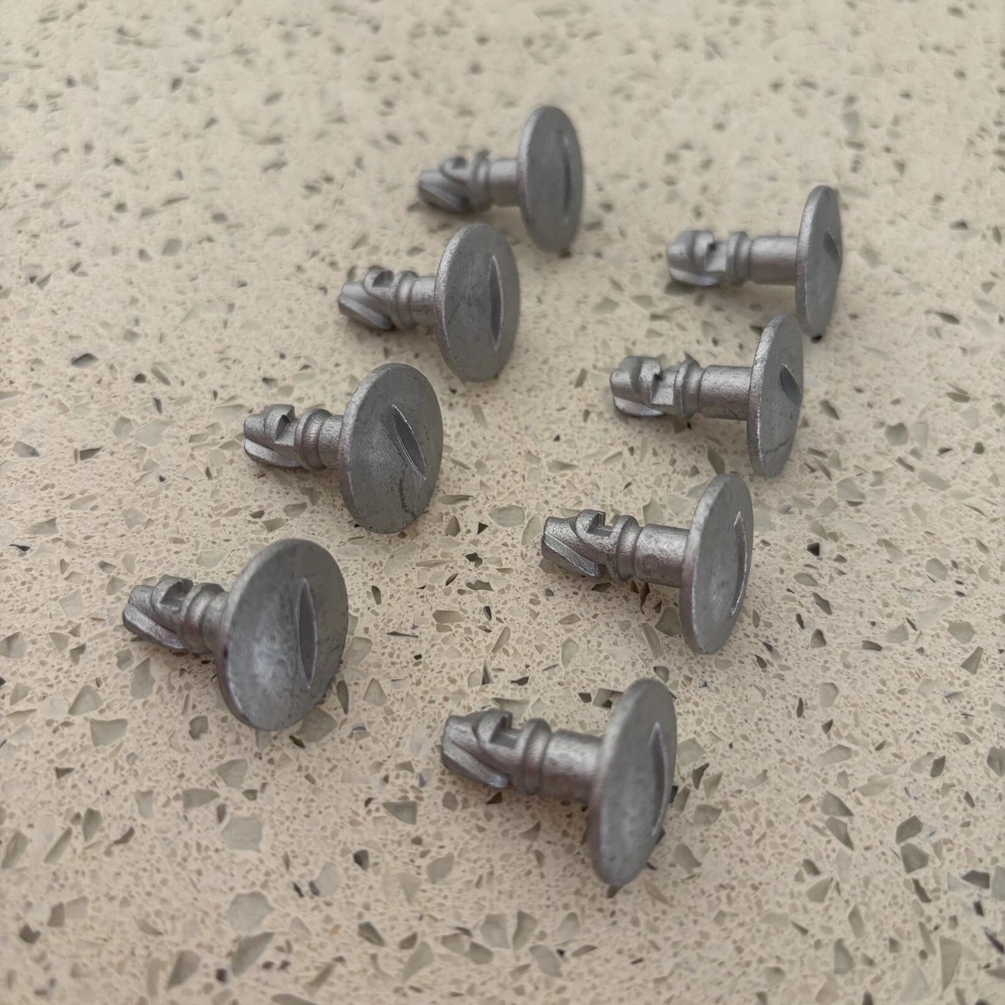 8x Seatengine skirts fender shield cover nut closure for Audi Skoda Passat