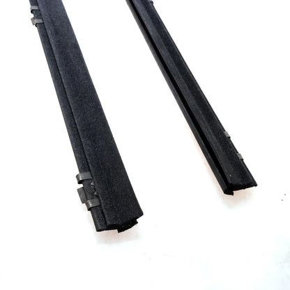 FR Door Glass Weatherstrip for Toyota Land Cruiser LJ72 HZJ70 RJ73 1984-2004