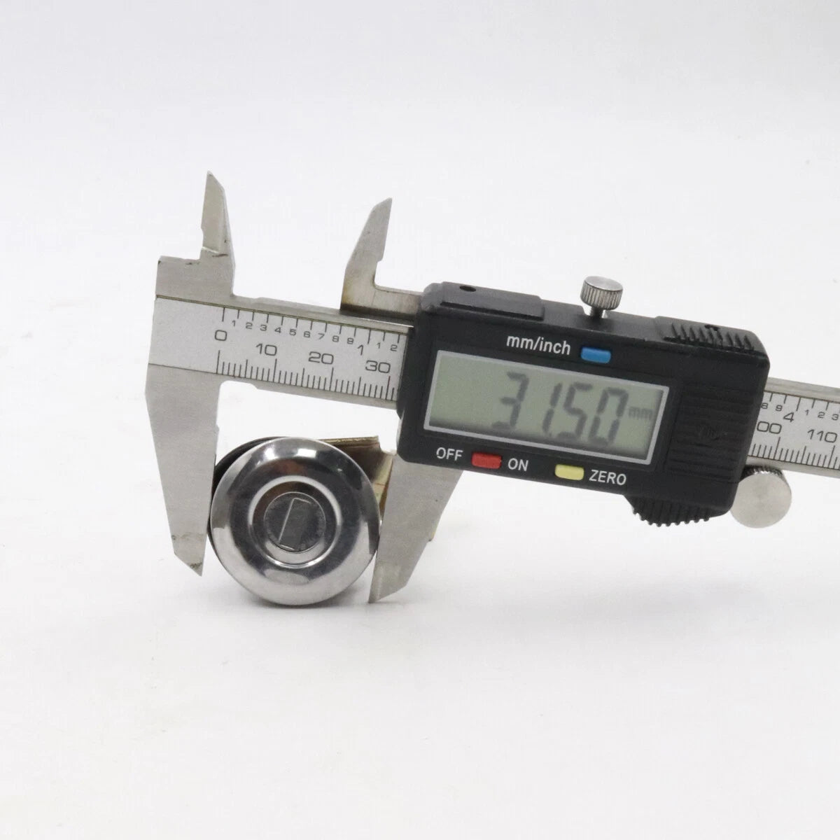 Gas Filler Lock for Nissan D22 NP300 King Cab 1997-2021