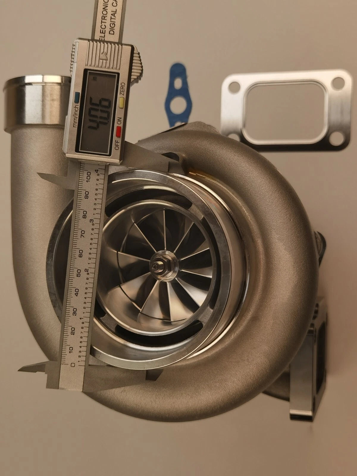 Ceramic Bearing Billet Turbocharger T3 0.82 A/R for GT35 GTX3582R