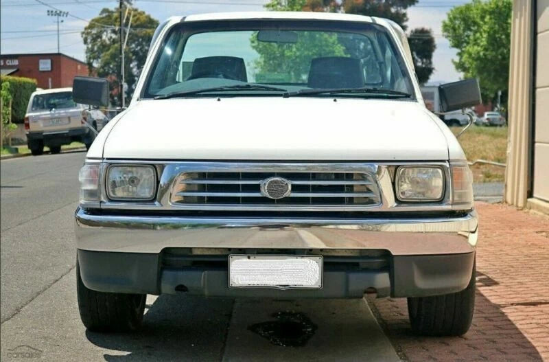 Grill for Toyota Hilux 1997-2001 4x2 2WD Workmate (1997-2001)