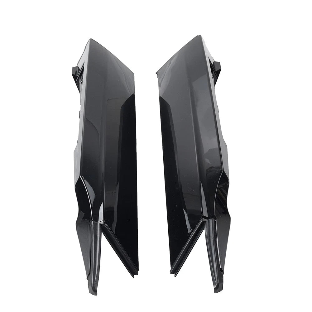 Glossy Black Rear D-Pillar Molding for Land Rover Discovery 5 (2017-2024)