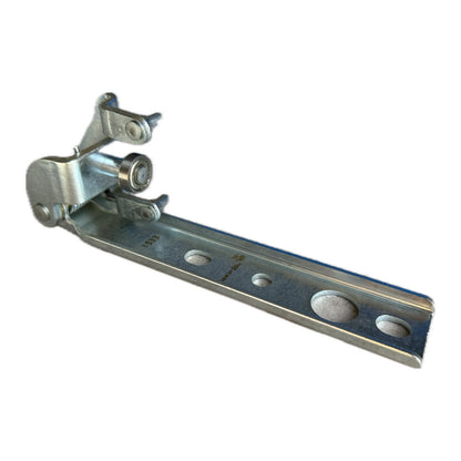 Left Middle Sliding Door Roller Hinge Bracket for Toyota HiAce (1989–2005)
