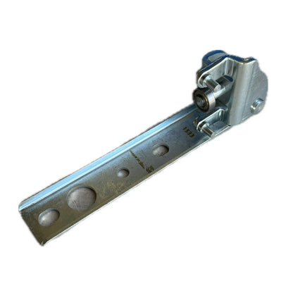 Left Middle Sliding Door Roller Hinge Bracket for Toyota HiAce (1989–2005)