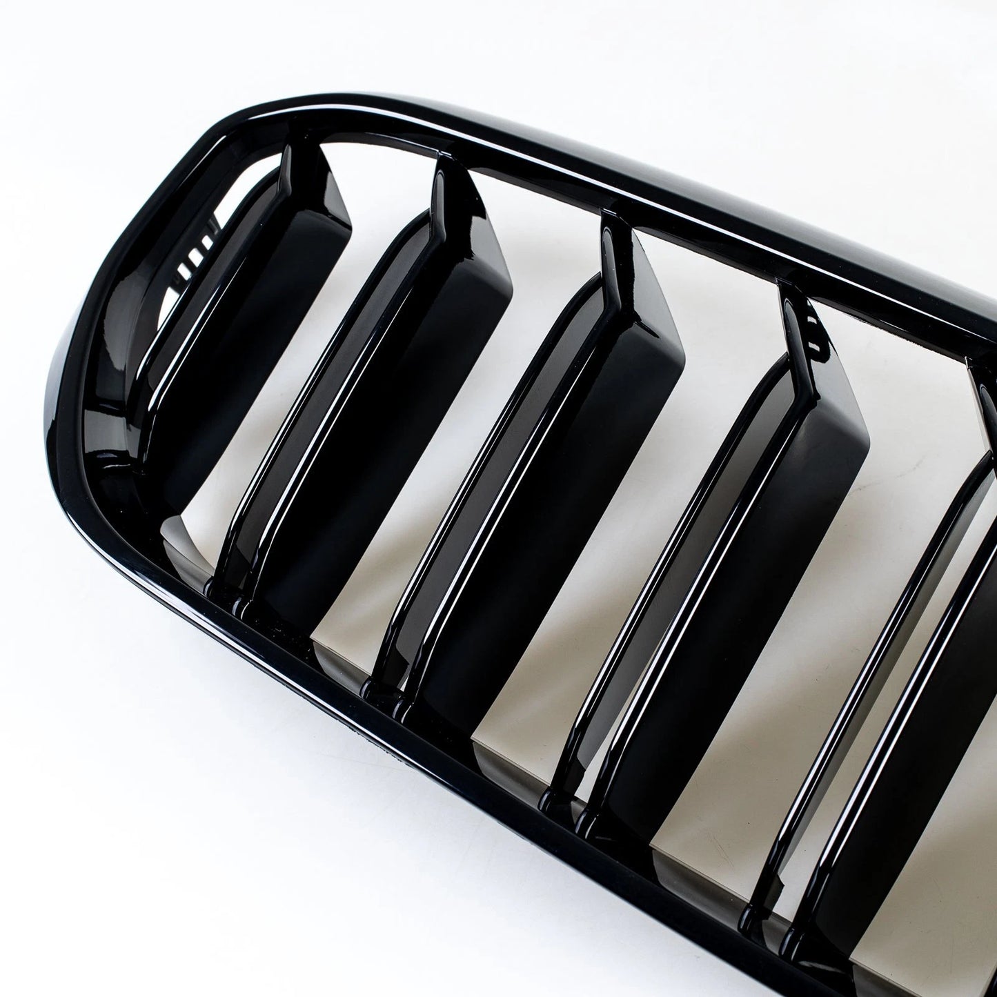 Glossy Black Double Rib Grille for BMW G30 G31 (2021-2023)