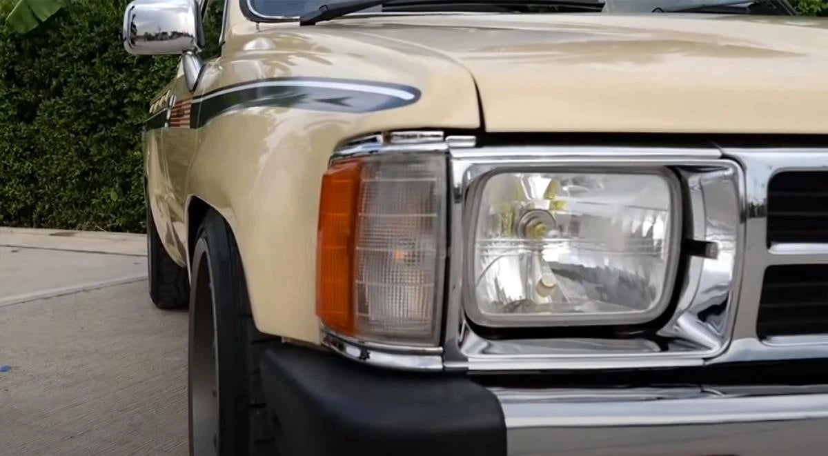 Front Corner Side Light Lamp Chrome for Toyota Hilux Ute(1984-1988)
