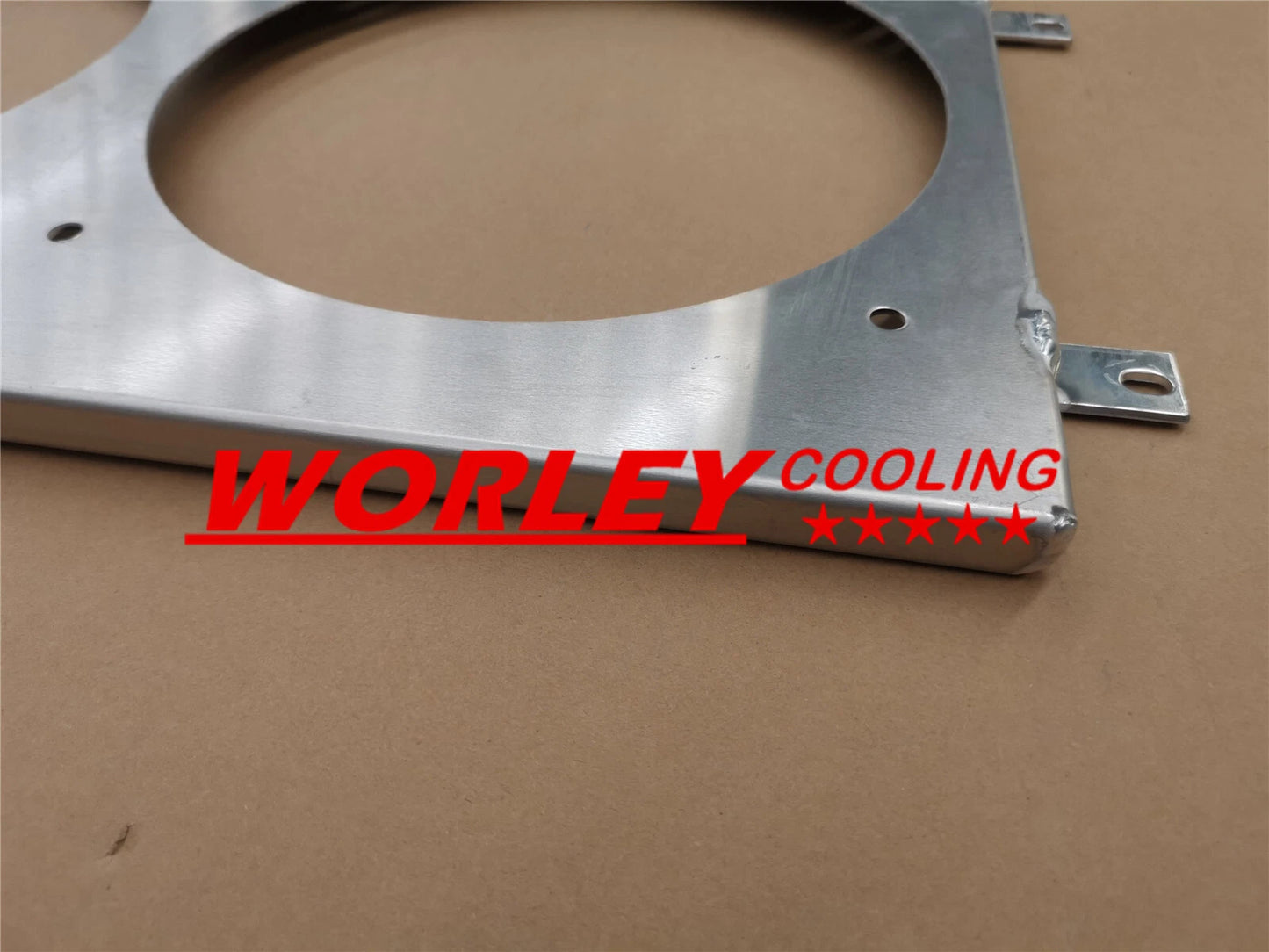 Aluminum Radiator + Shroud Fan + Red Hose for HQ HJ HX HZ 253 308 V8 Holden (1971-1980)
