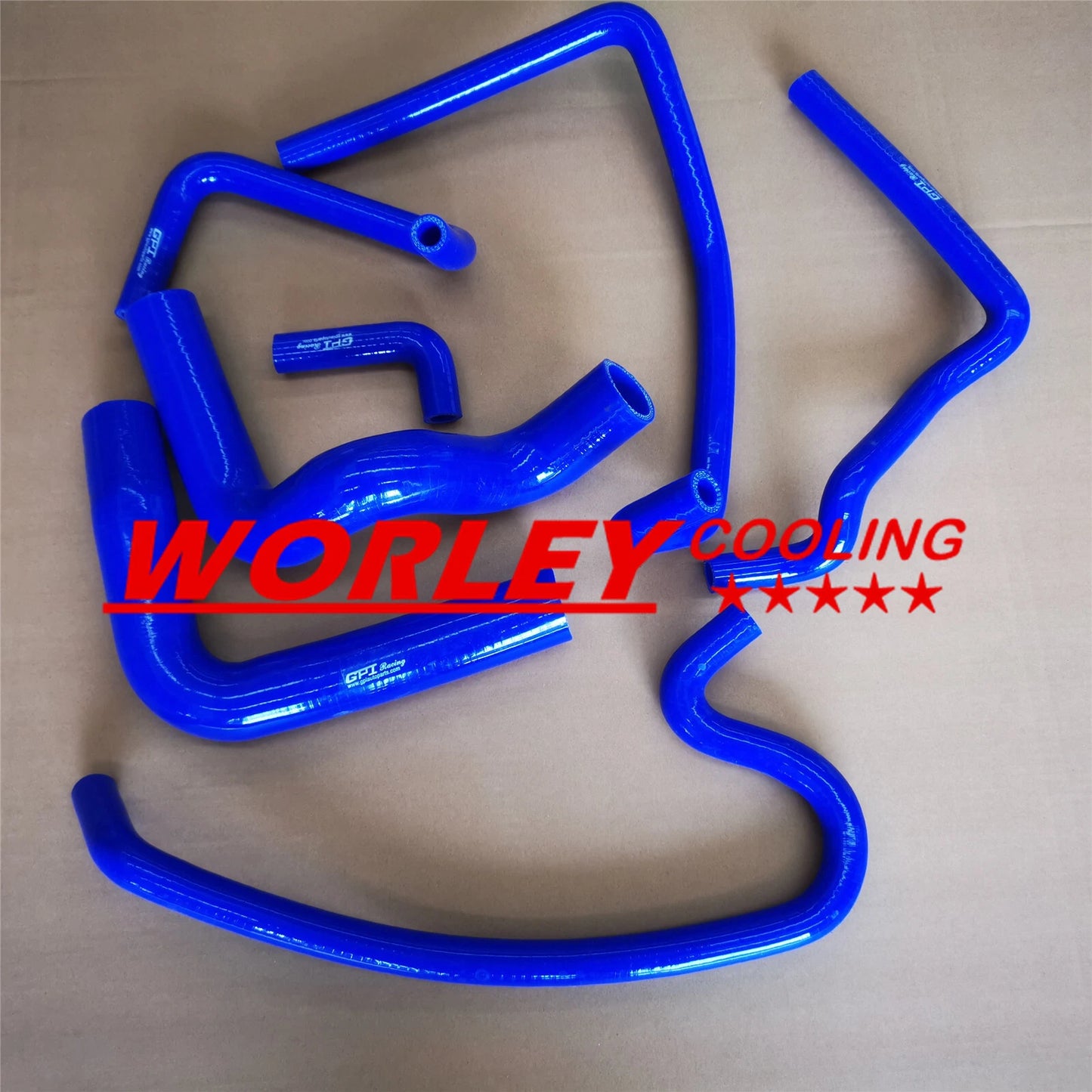 44mm Aluminum Radiator & Blue Hose for Commodore VN VP VR VS V8 5.0L (1988-1997)