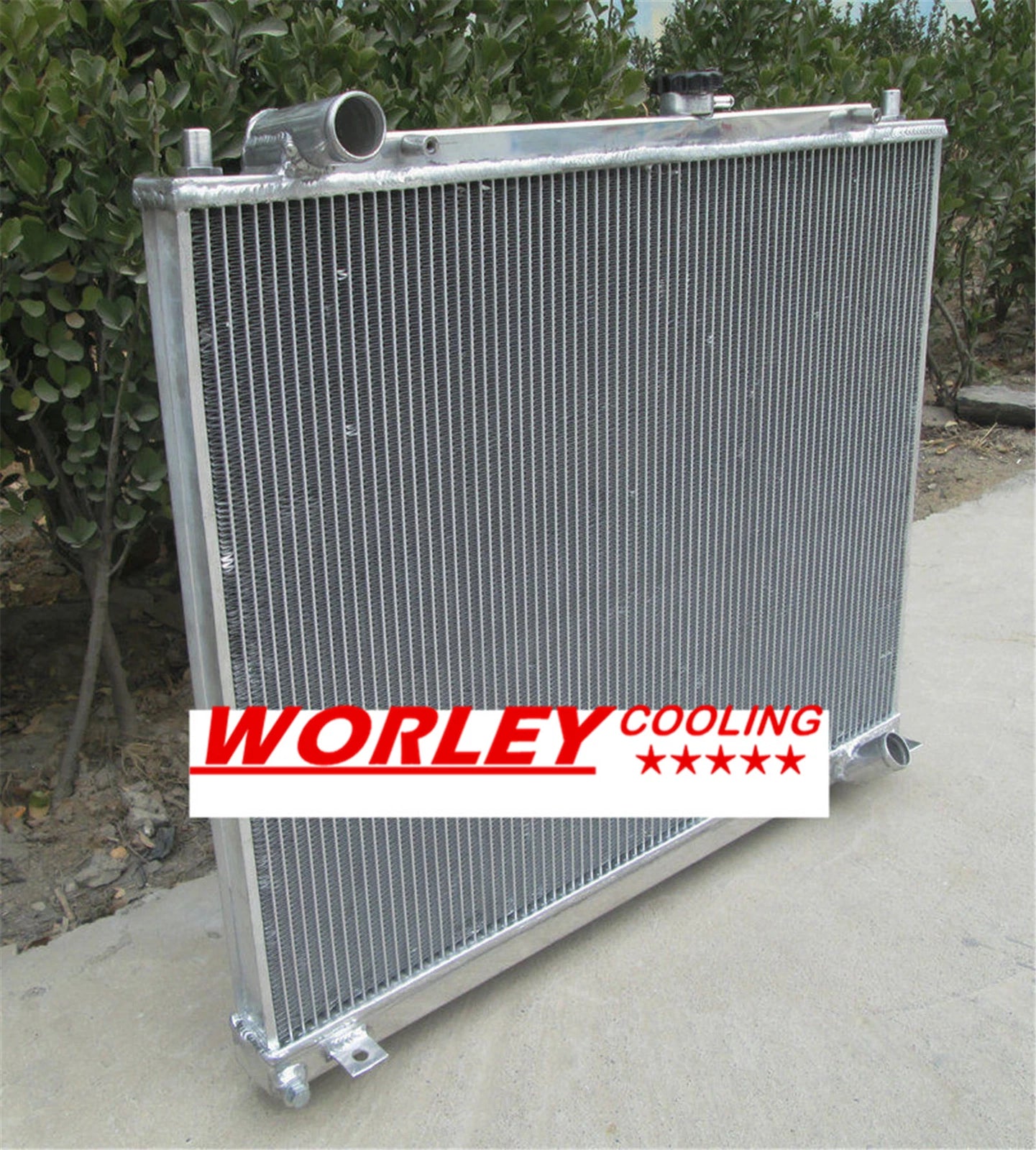 3 Row Radiator & Fan for Pajero/Montero/Shogun NM NP NS NT 2.8 3.2 V6 (2000-2006)