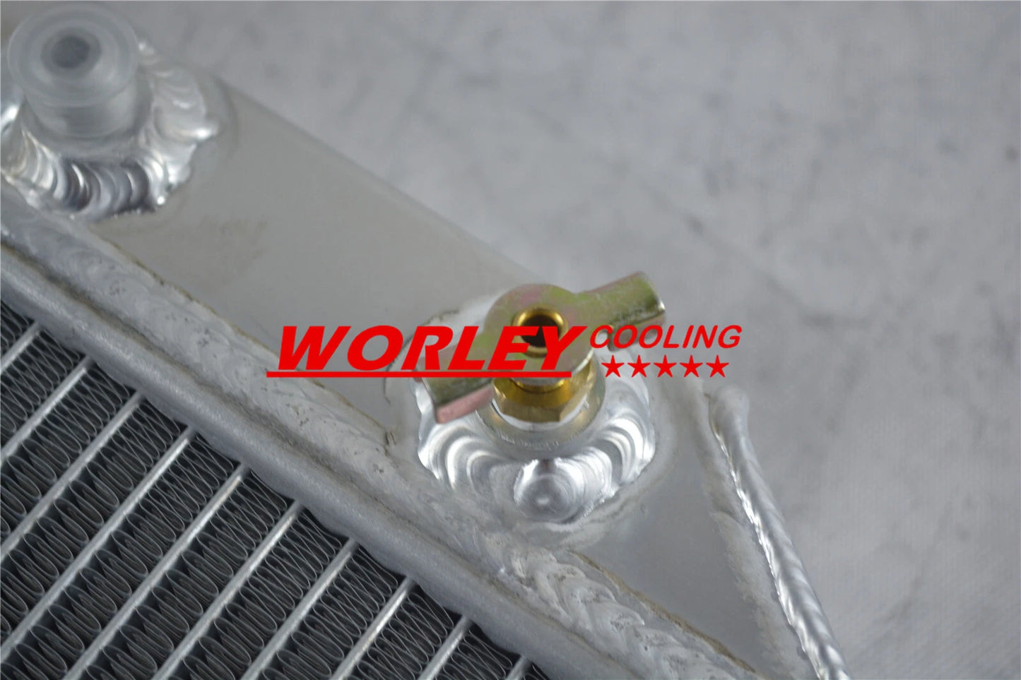 Aluminum Radiator for Mitsubishi Pajero (2000-2006)