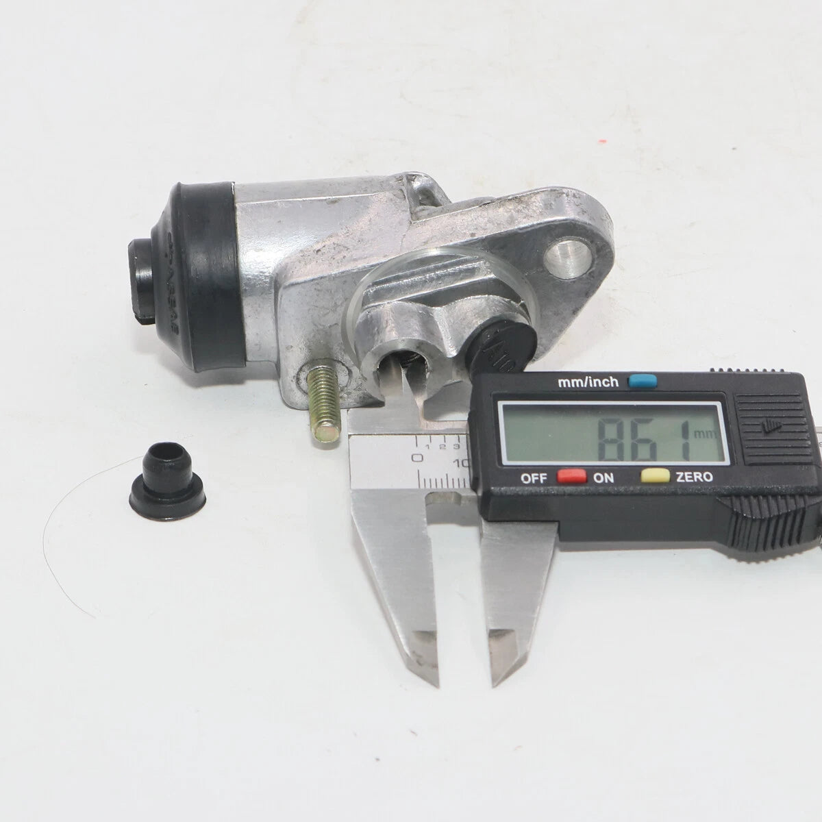 Front Lower Left Wheel Brake Cylinder for Datsun 520/521/620/720 1965-1986