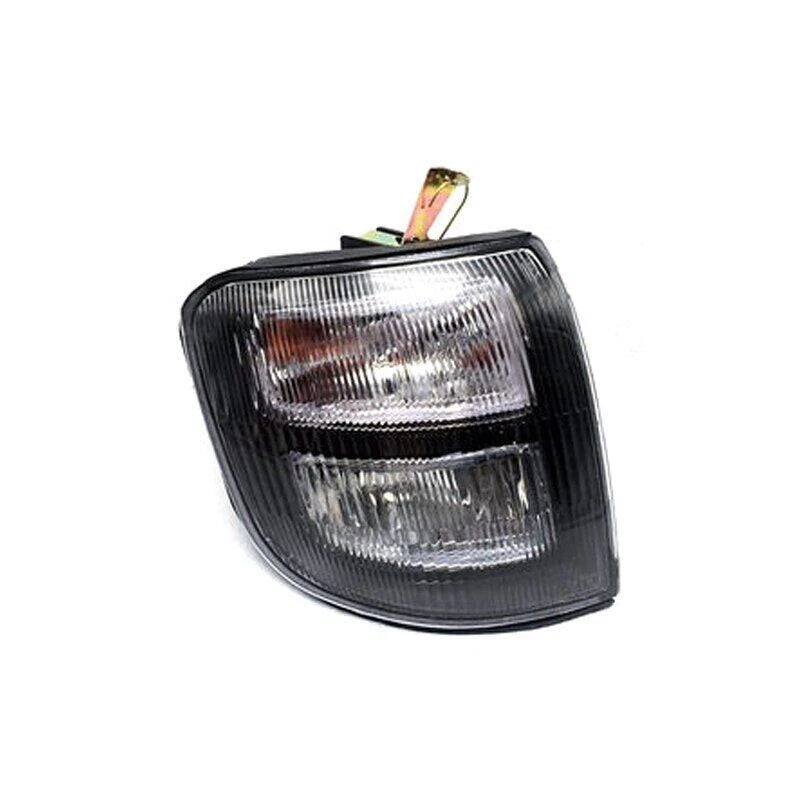 2 x front corner lights and turn signals for Mitsubishi Pajero V33 (1999–2006)