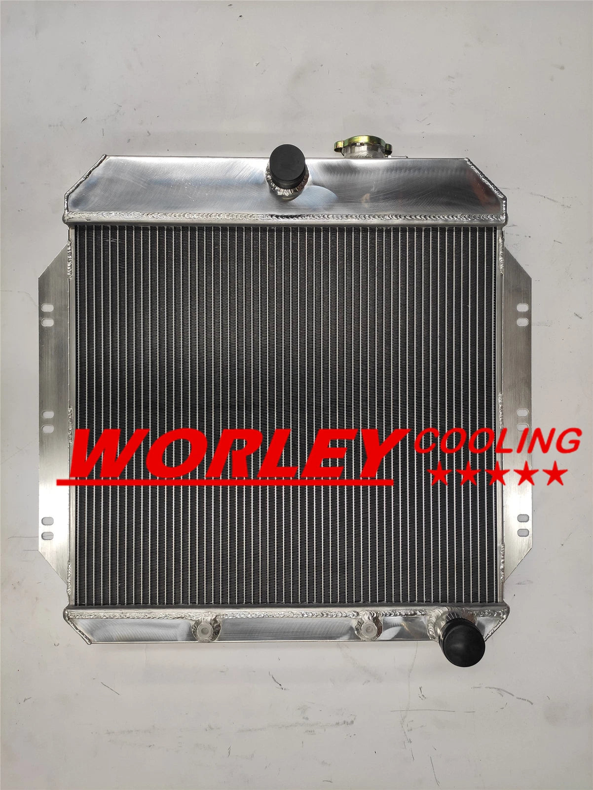 3 Row Aluminum Radiator for Chevy GM Pickup Truck (1960-1962)