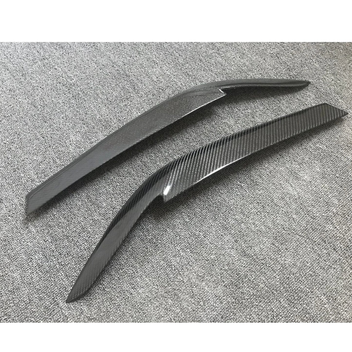 2 x Carbon Fiber Headlight Eyelid Trim for BMW G30 530i 540i M550i (2017-2023)