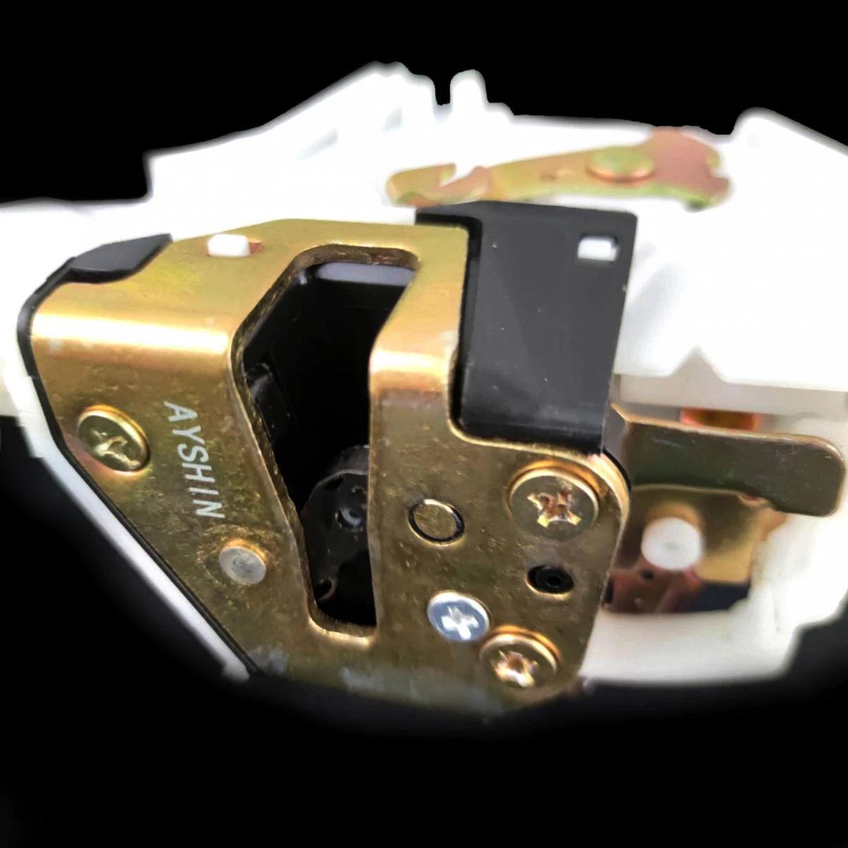 Door Lock Latch LH Fits Toyota Hilux Vigo SR5 KUN16 KUN26 2D Pickup 2005-15 D05