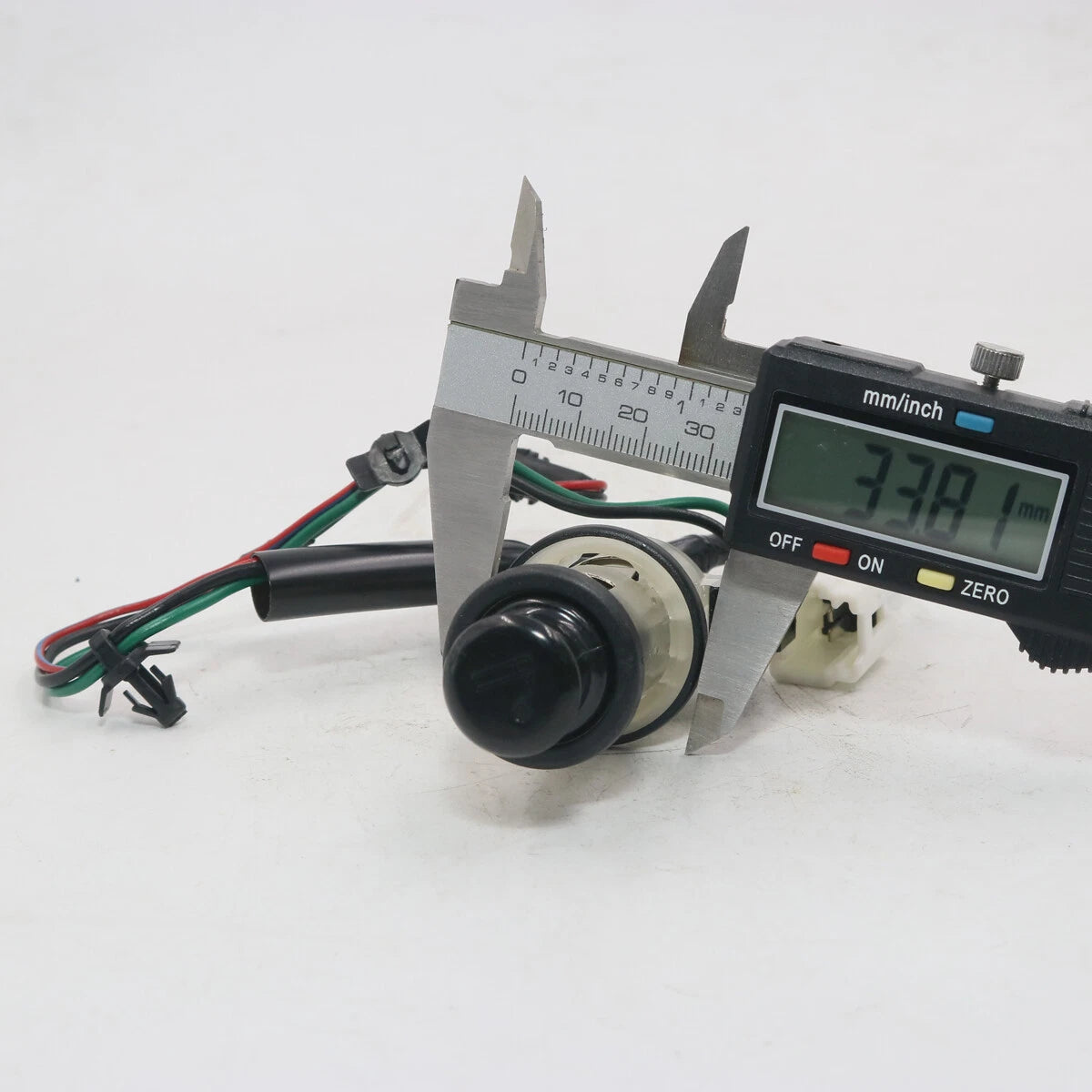 Front Cigarette Lighter Plug Wiring for Toyota Avalon/Solara/Camry 1997-2003