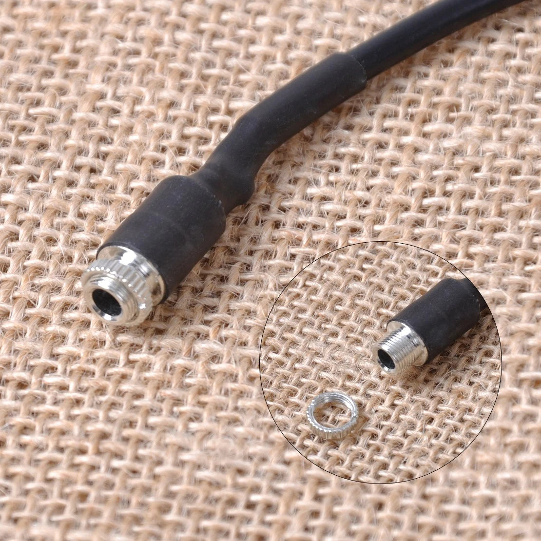 3.5mm AUX IN Cable Adapter for Mazda 3, 6, RX8, MX-5, Besturn B70 (2003-2023)