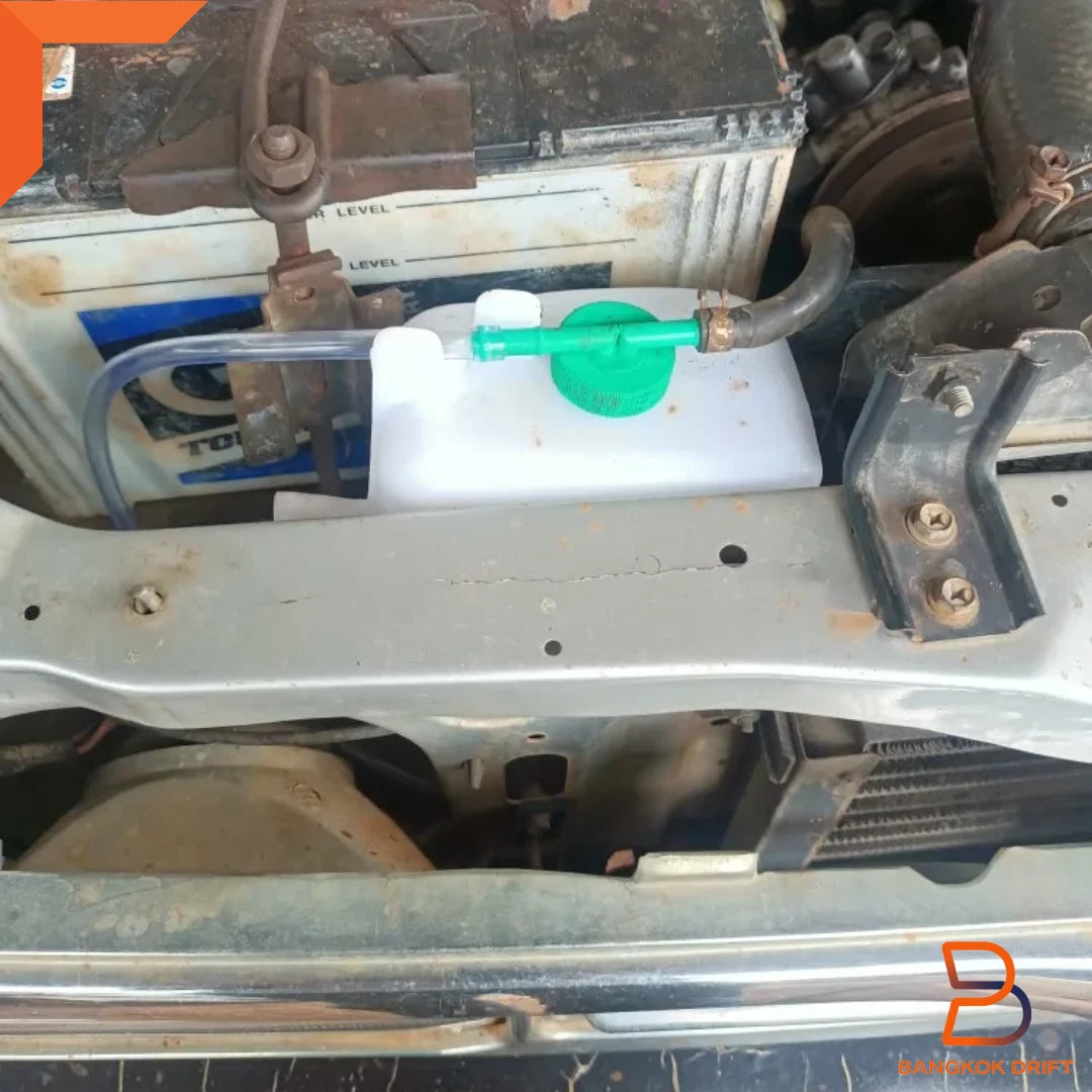 Coolant Overflow Bottle Tank for Nissan Navara D21 (1986-1997)