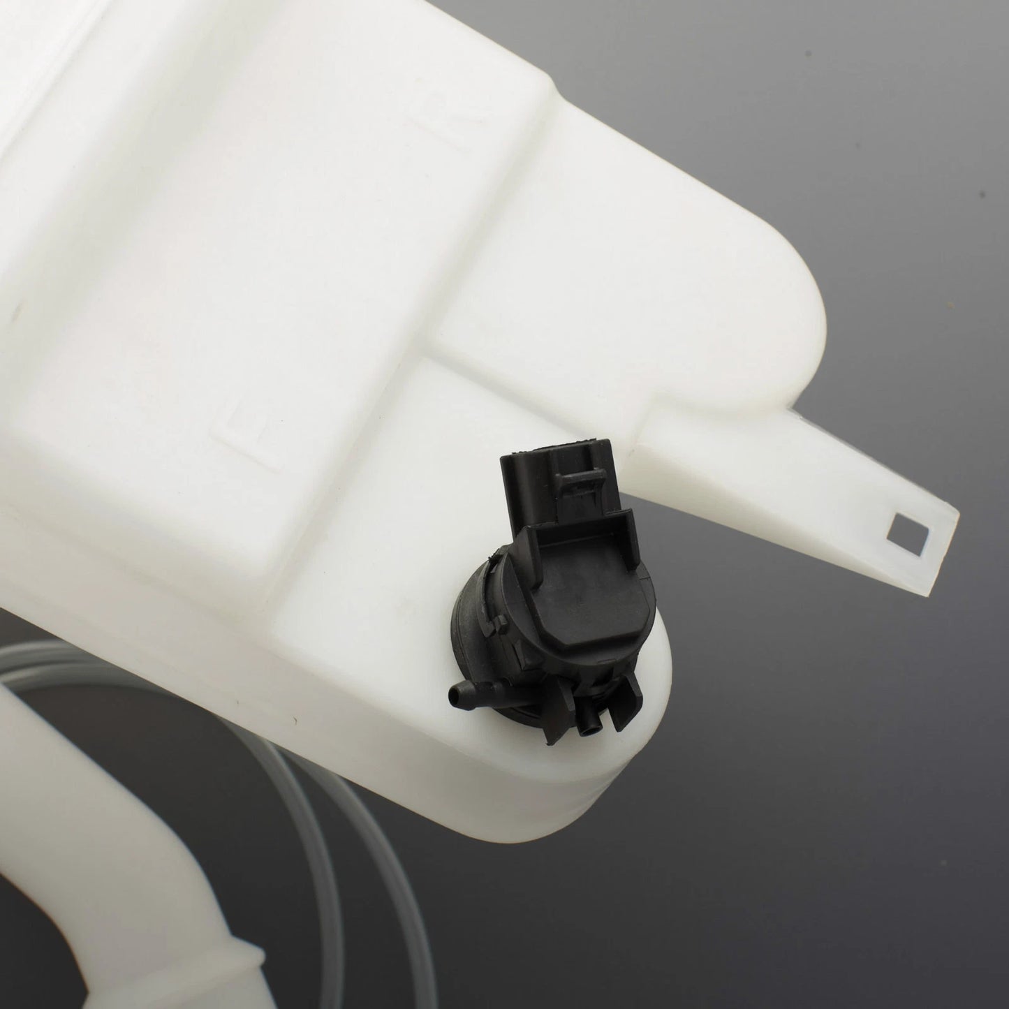 Windshield Washer Tank for 05-12 Toyota Hilux SR5 Vigo (2005-2012)