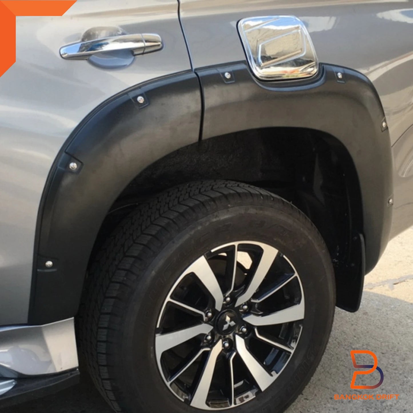 Bolted Nuts Matte Black Fender Flare Arch for Mitsubishi Pajero Sport (16-19)