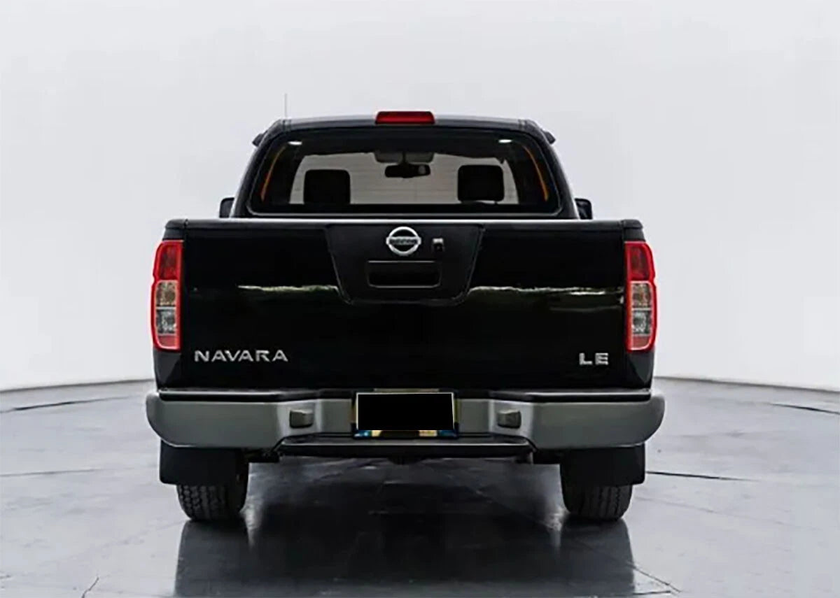 Tail Light Lamp w/ Bulb for Nissan Frontier Navara D40 (2005-2014)