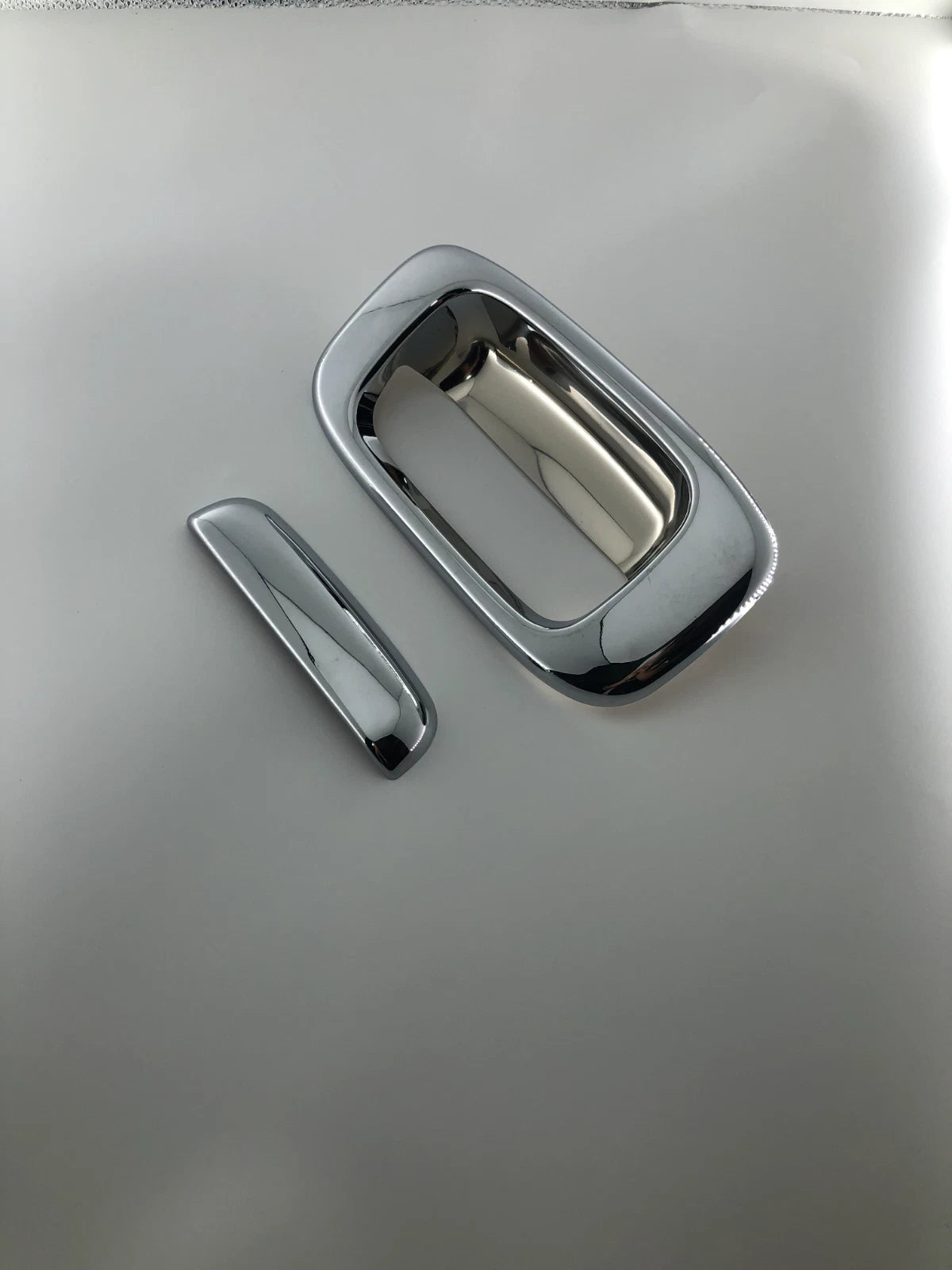 Tailgate Rear Chrome Door Handle Bowl Cover Trim for Chevrolet Silverado (2000-2006)