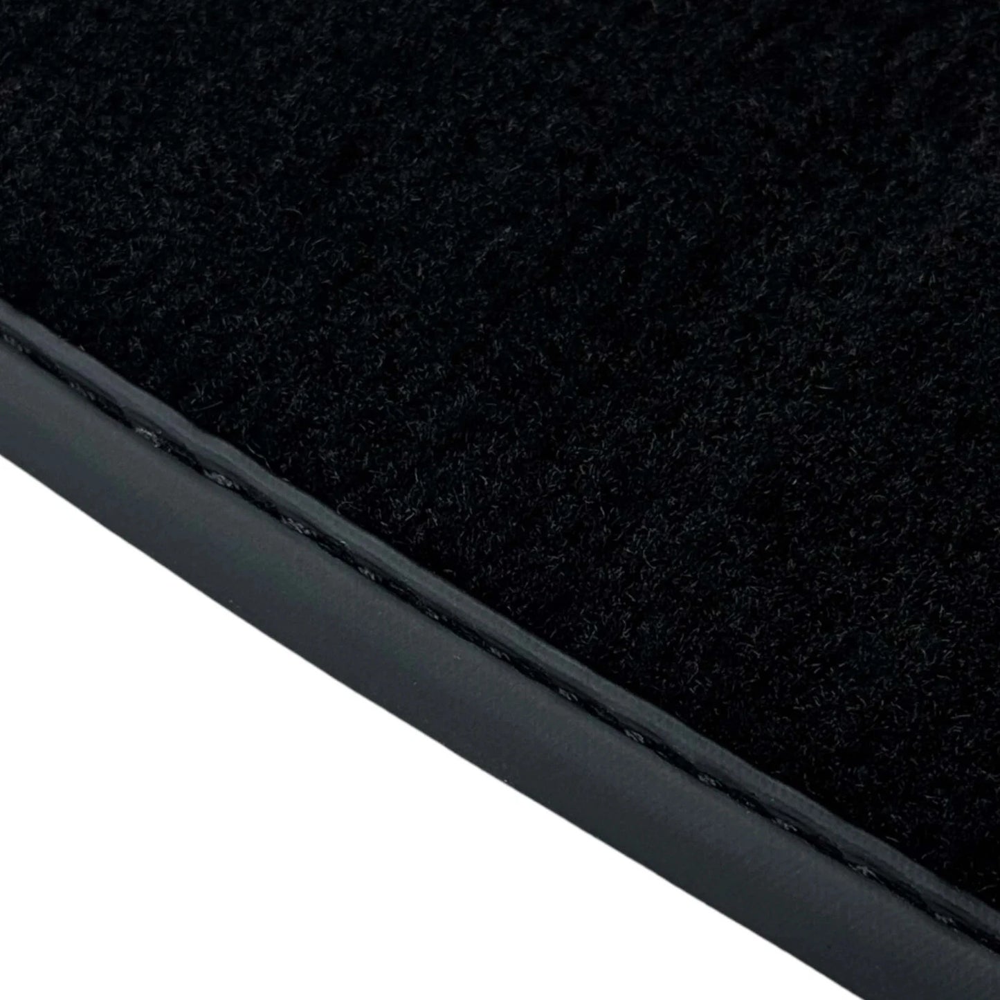 Black Floor Mats for Audi Q3 F3 Sportback (2018-2024) with Carbon Fiber