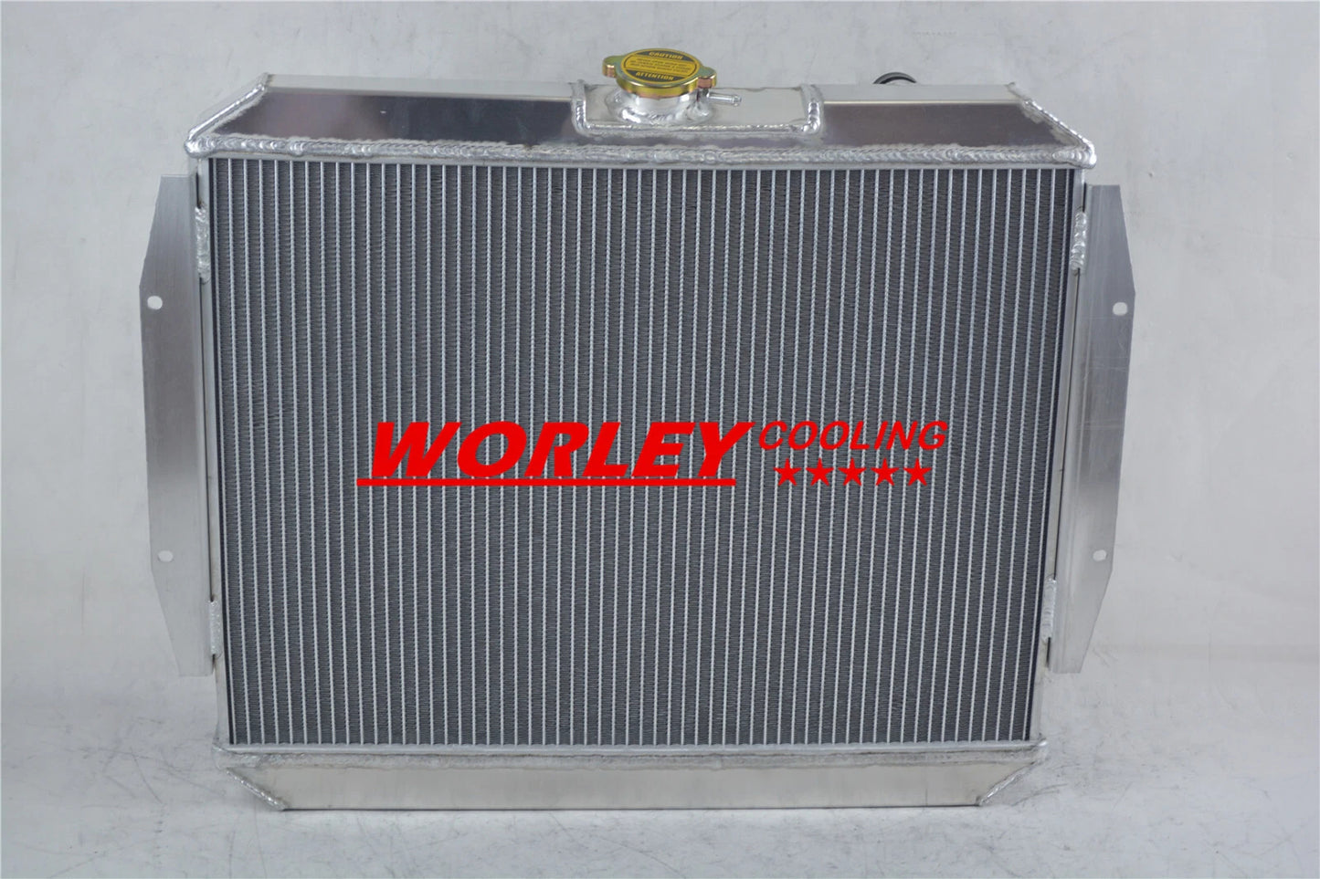 Alloy Radiator + Fan for Mitsubishi Pajero 3L (2000-2006)