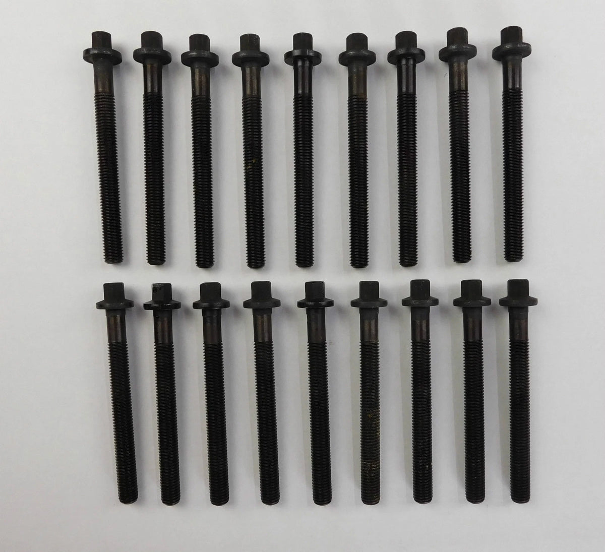 Head Bolts Set for CHEROKEE VOYAGER & GRAND MAXUS LTI TX4 (2001–2008)