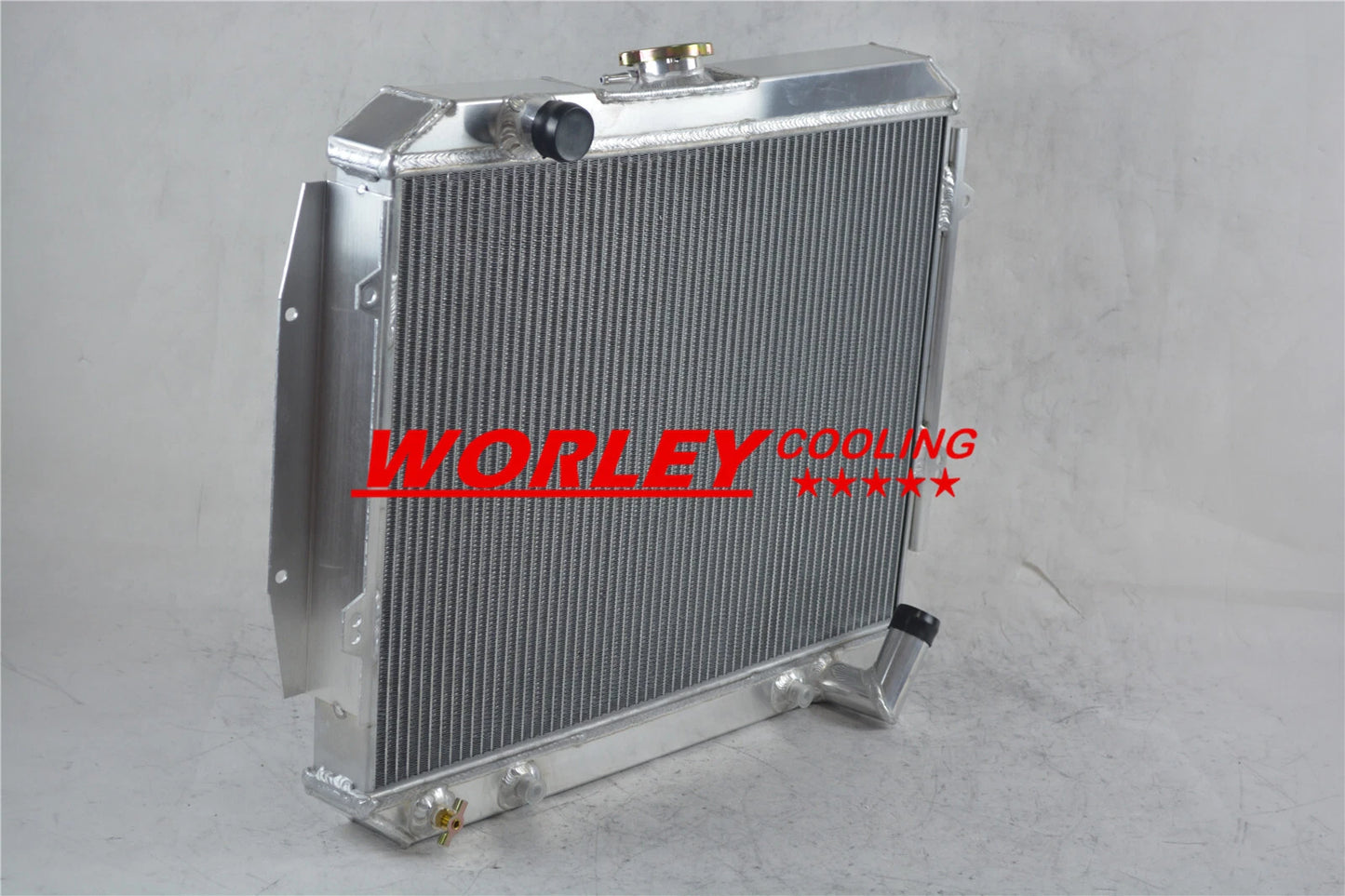 Aluminum Radiator for Mitsubishi Pajero (2000-2006)