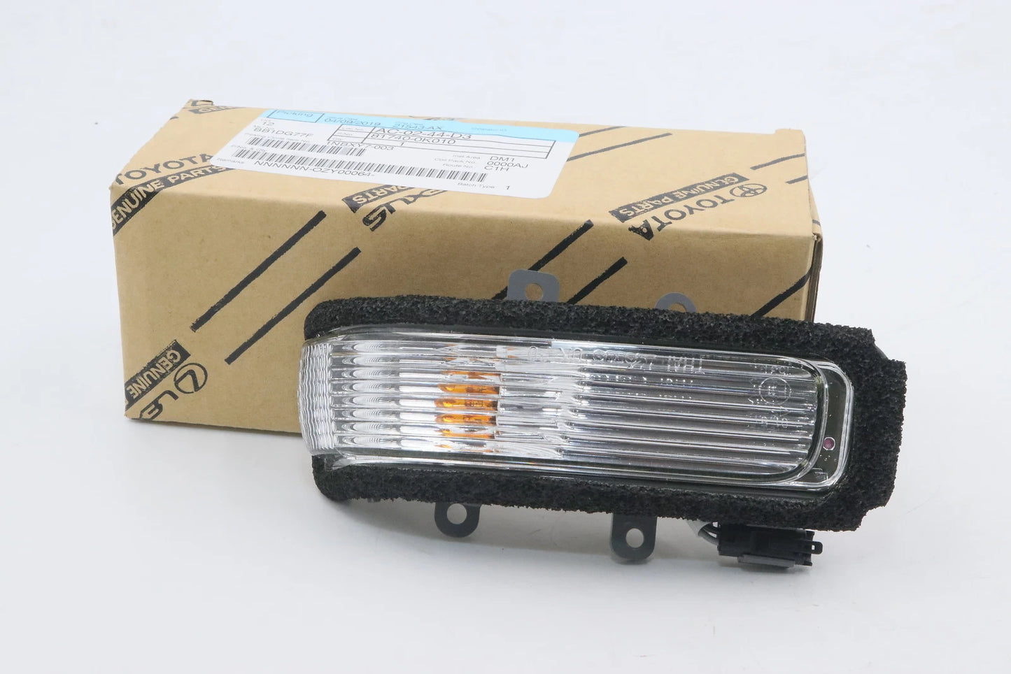 LH Mirror Turn Signal Light Cover for Toyota Hilux2011-2015