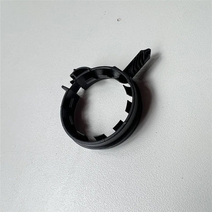 Upper Radiator Hose Clip for 2005 Chevrolet Silverado (2005)