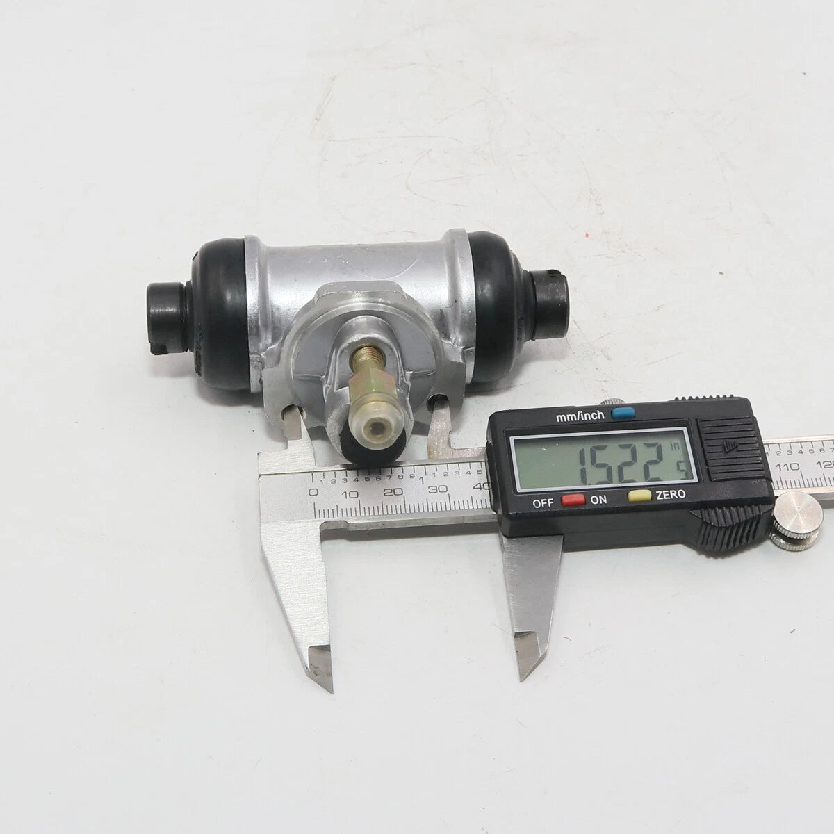 15/16 Rear Wheel Brake Cylinder for Nissan Navara D21 SD25 TD25 TD27 1985-1997