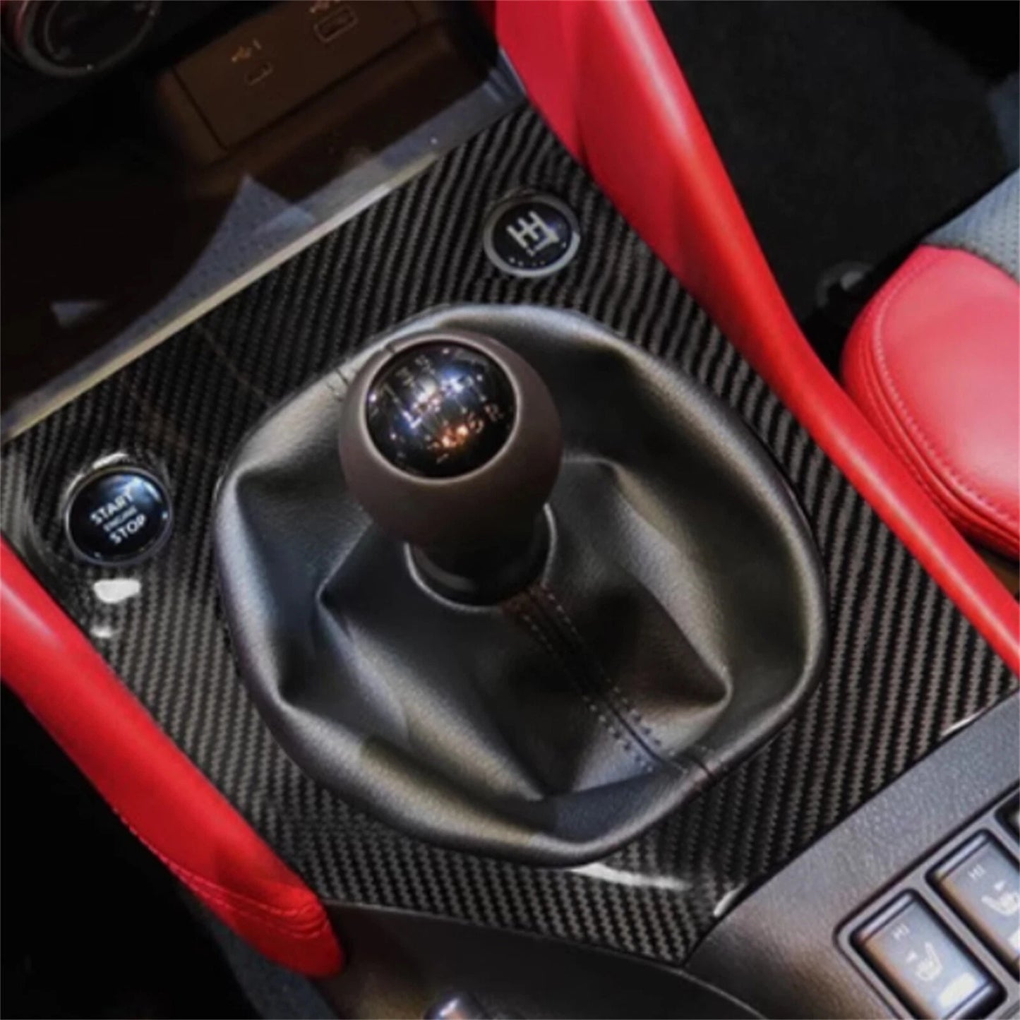 Center Gear Shift Panel Cover for Nissan 400Z RZ34 (2023-2025) Carbon Fiber