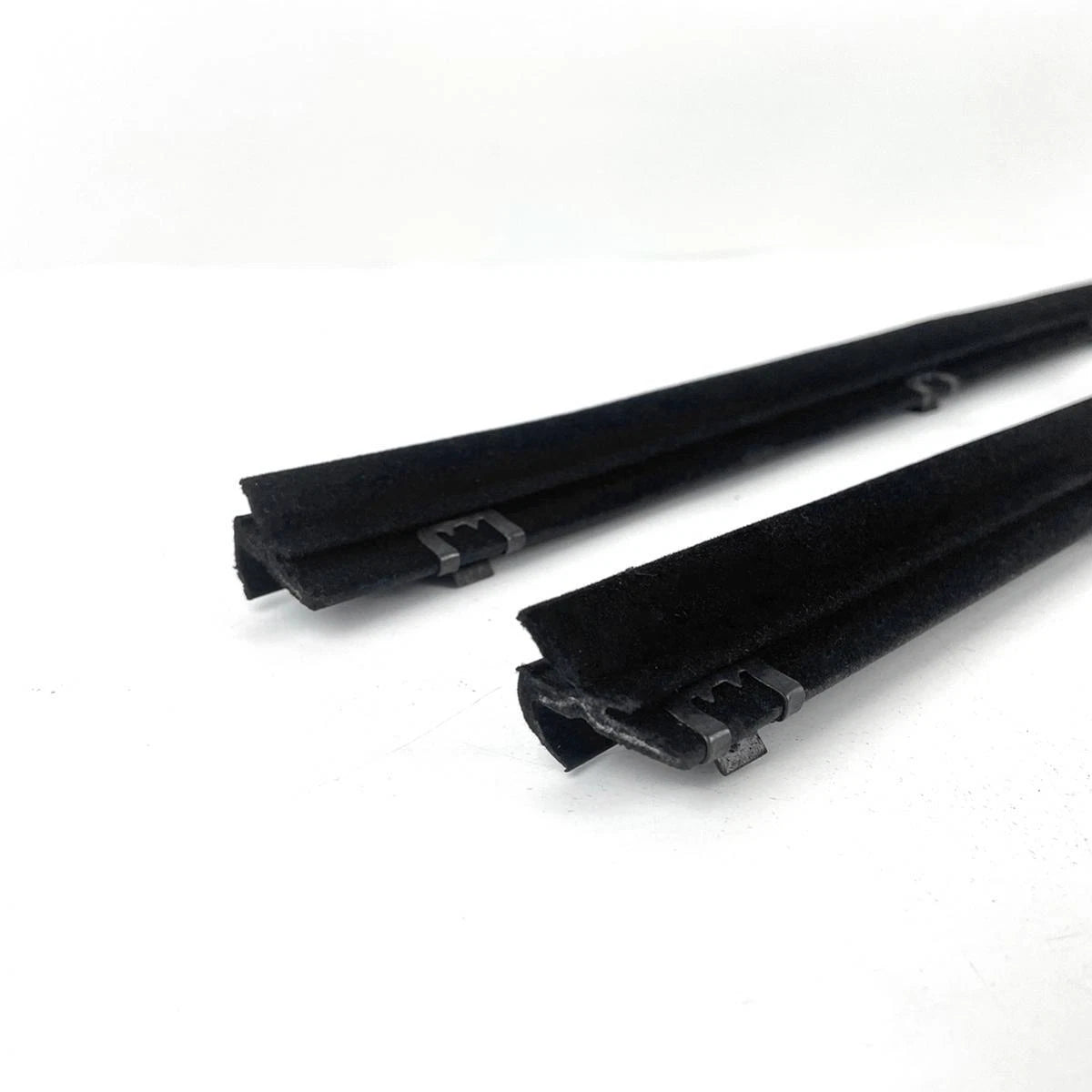 Weatherstrip Door Belt In Front L+R Fits Toyota Starlet KP60 KP61 4D 1978-84 D06