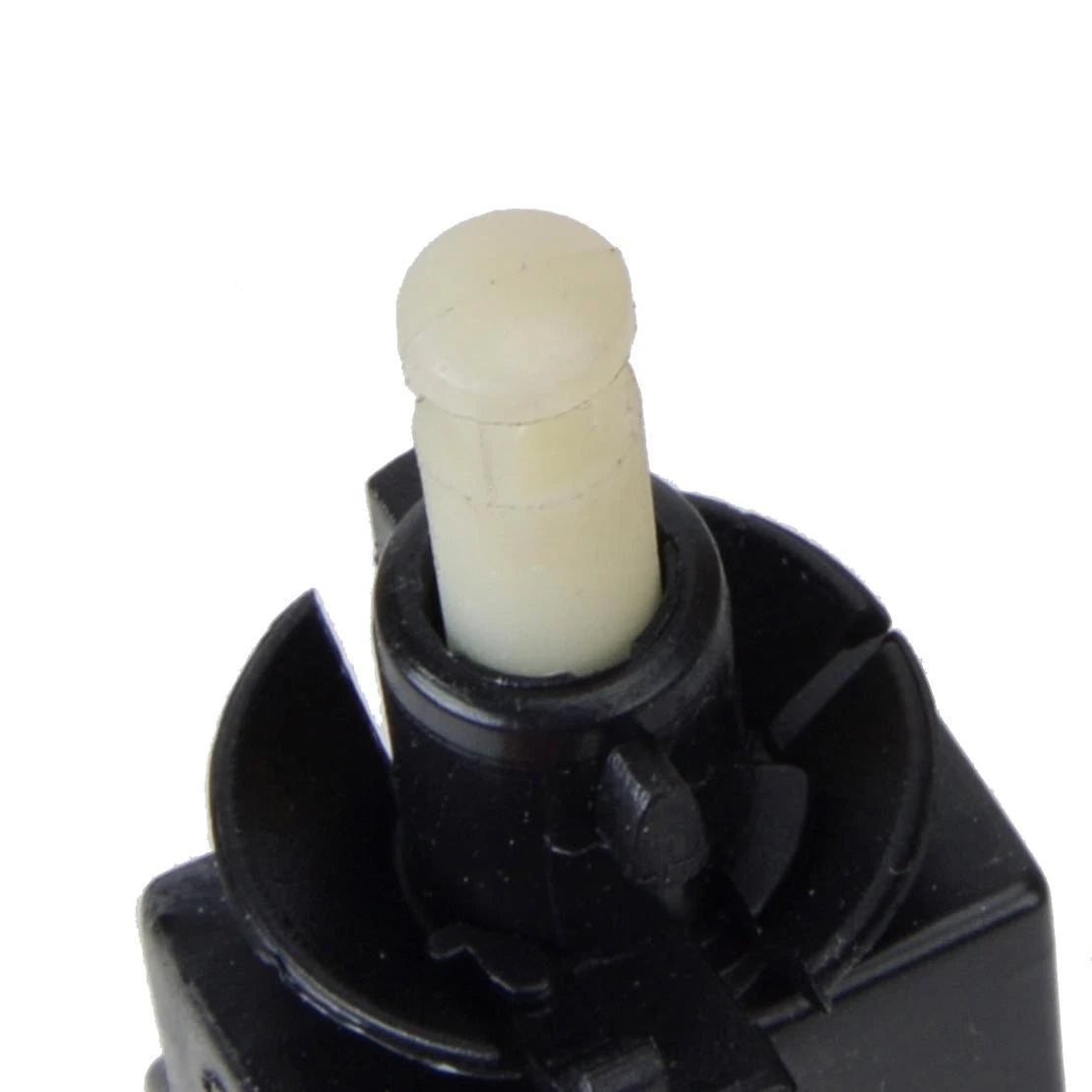 Brake Light Switch for Mercedes Benz A B CLS E E-Class W169 W245 W211 W639