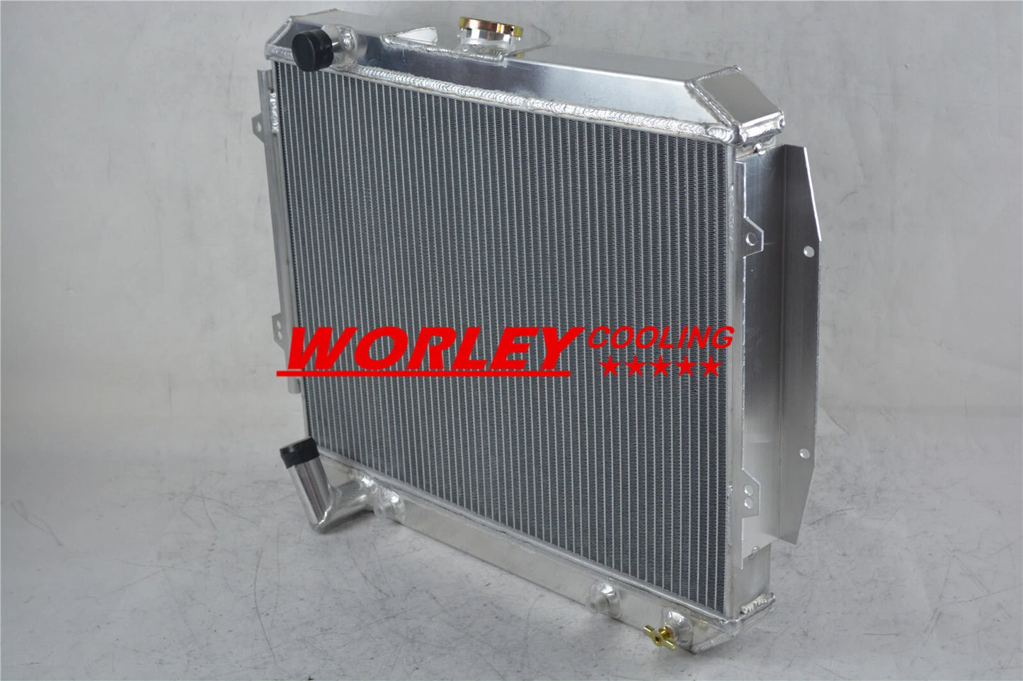 Radiator & Fan for Mitsubishi Pajero 3L (2000-2006)