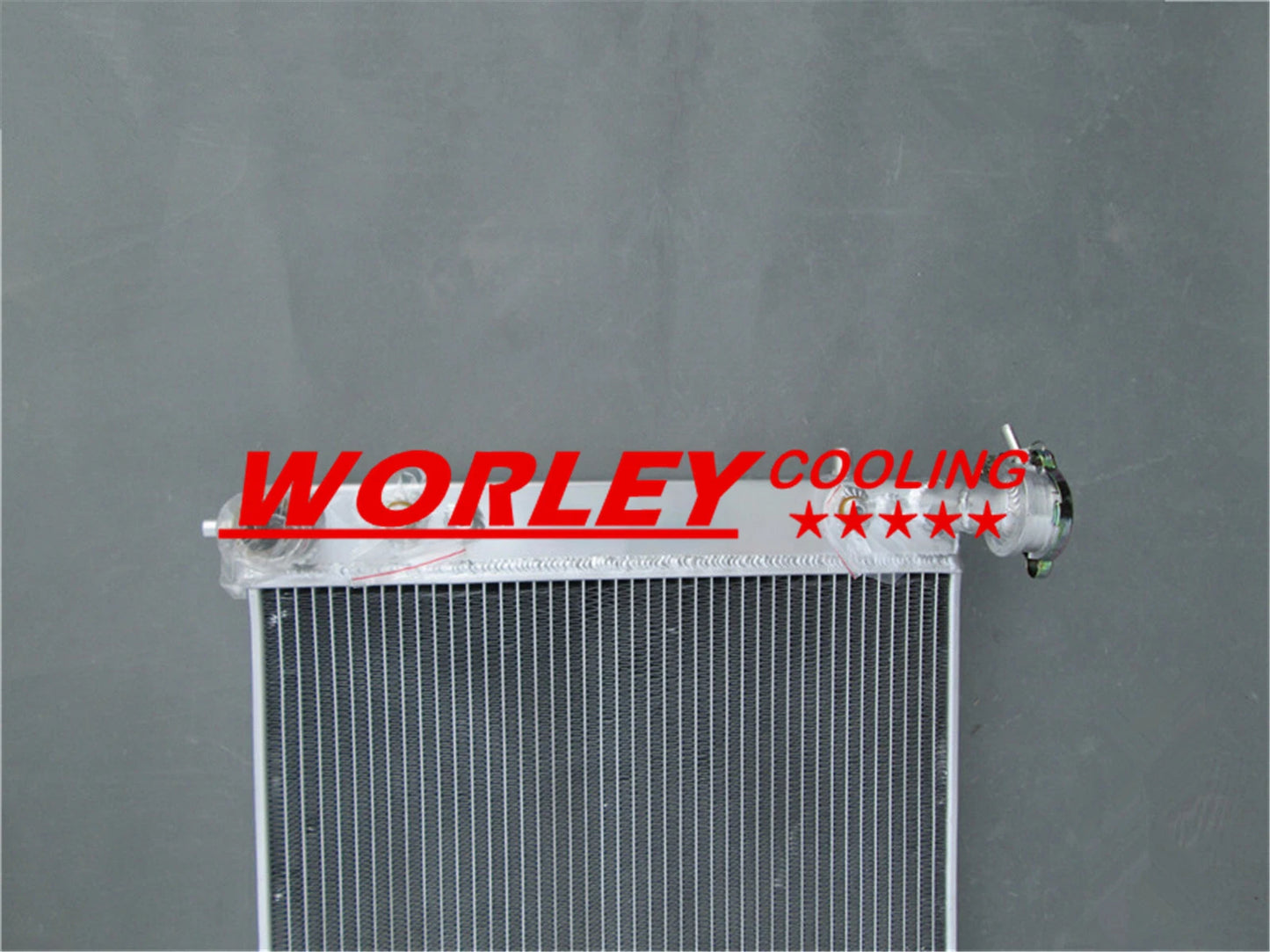 44mm Radiator for Commodore Berlina Calais VT VU VX HSV 3.8L V6 (1997-2002)