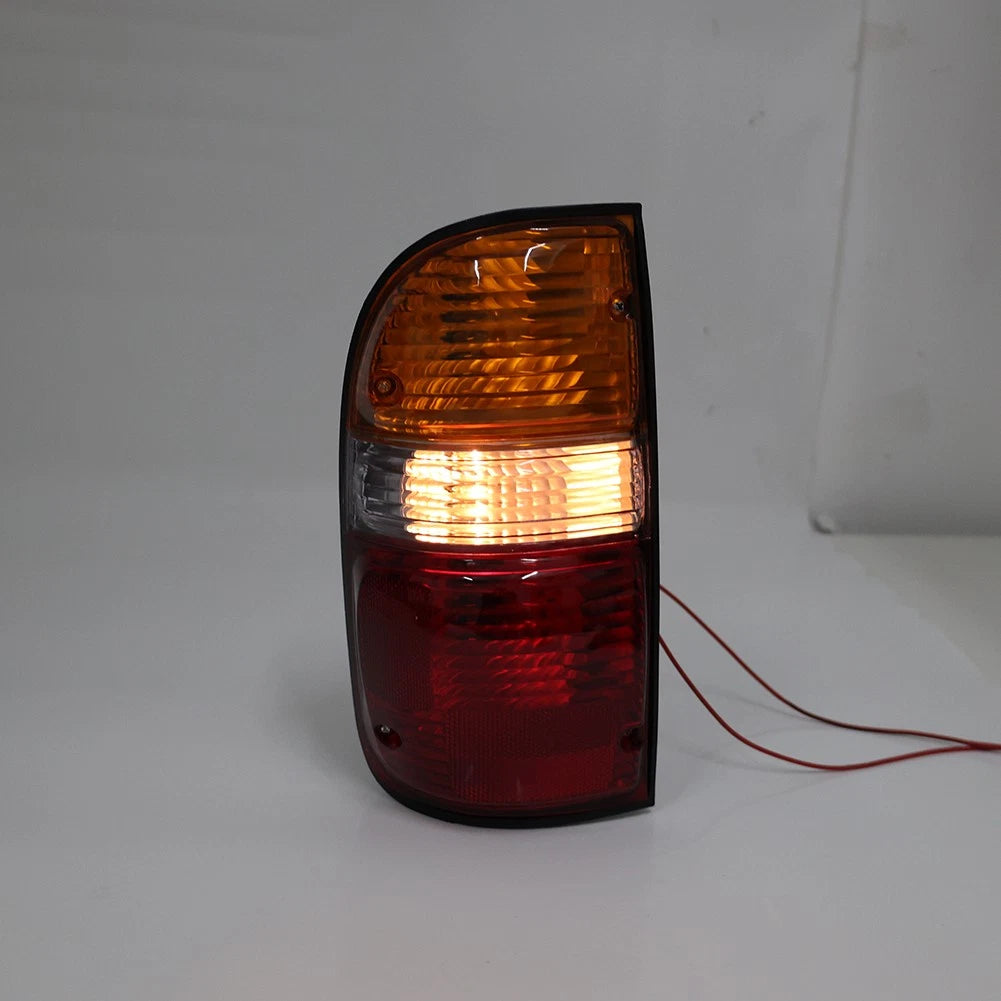 Right Rear Tail Light Brake Lamp Assembly for Toyota Tacoma (2001-2004)