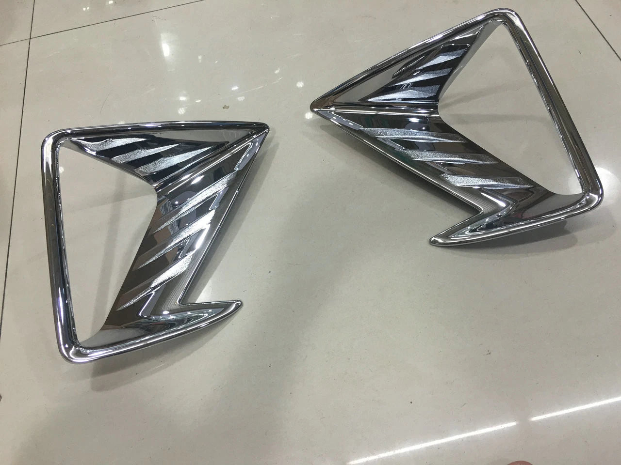 ABS Chrome Front Fog Light Cover Trim for Toyota RAV4 (2016-2016)