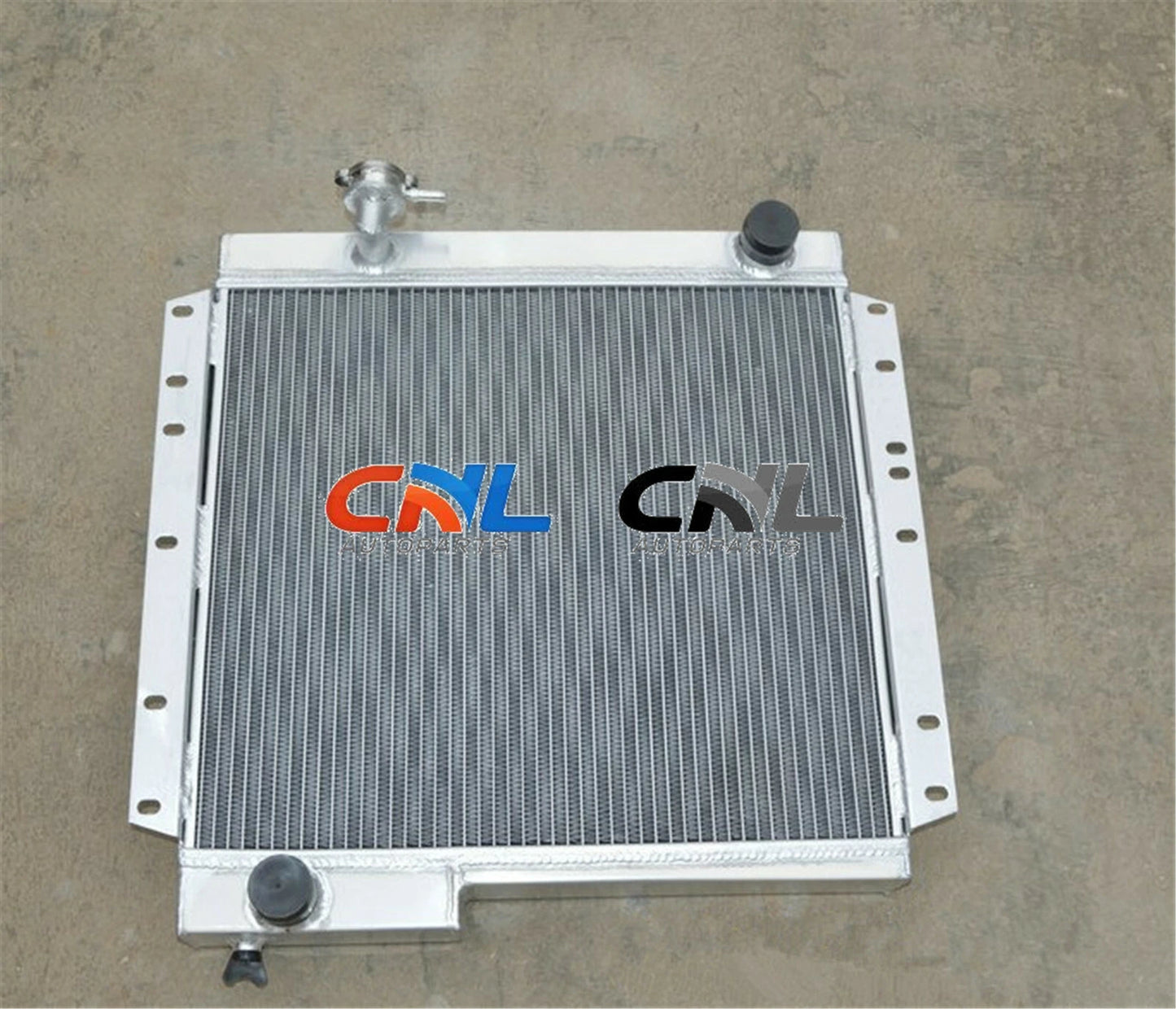 3 Row 62MM Aluminum Radiator for Toyota Land Cruiser BJ40 BJ42 (1975-1984)