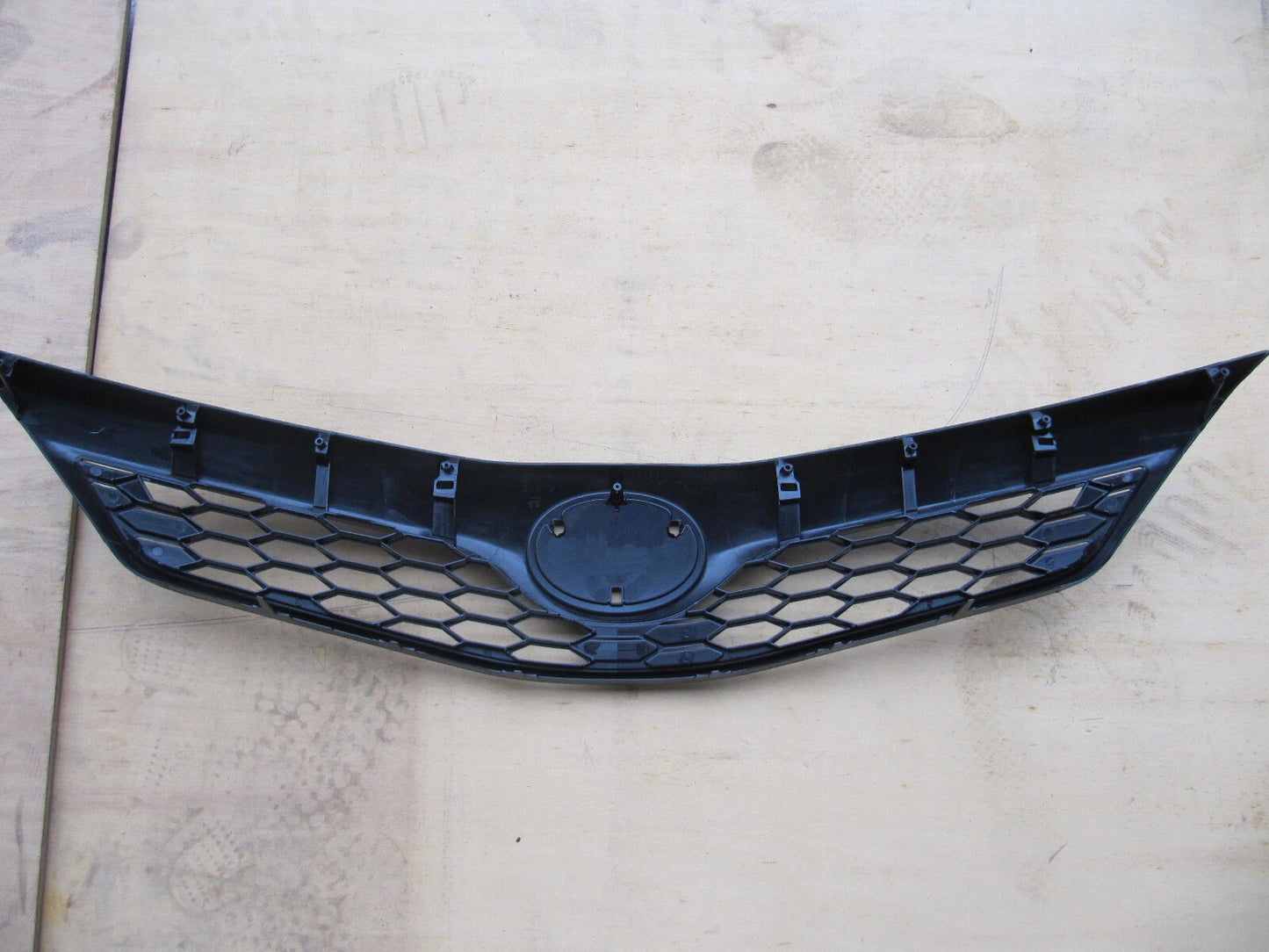 Black Grill for Toyota Camry ATARA ASV50 (2011-2014)