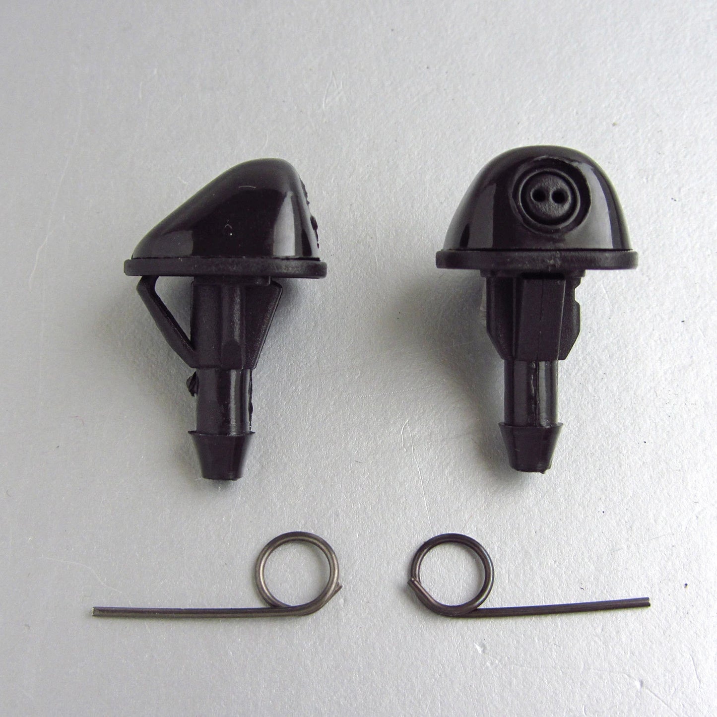 2 x Windshield Washer Nozzle Jets for Toyota Hilux LN85 LN106 LN165 (1988-2005)