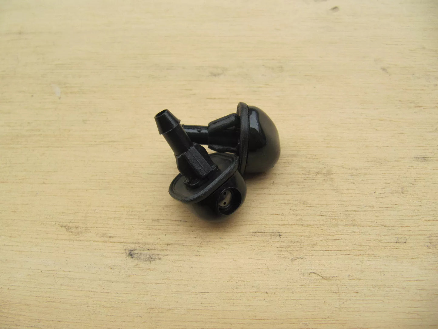 WINDHIELD NOZZLE JETS for TOYOTA HILUX PICKUP (1989-2004) 2 x