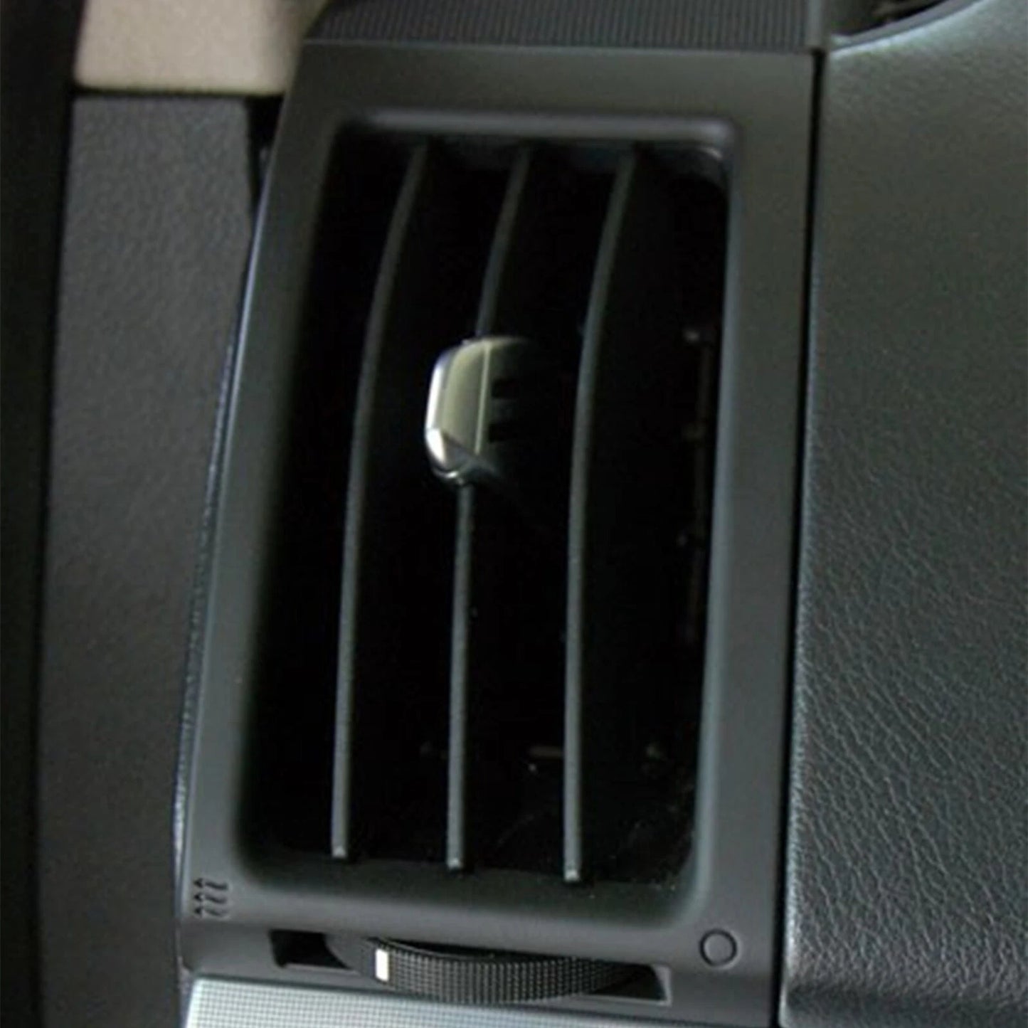 Front Air Vent Repair Kit for Land Rover Freelander 2 (2007-2012)