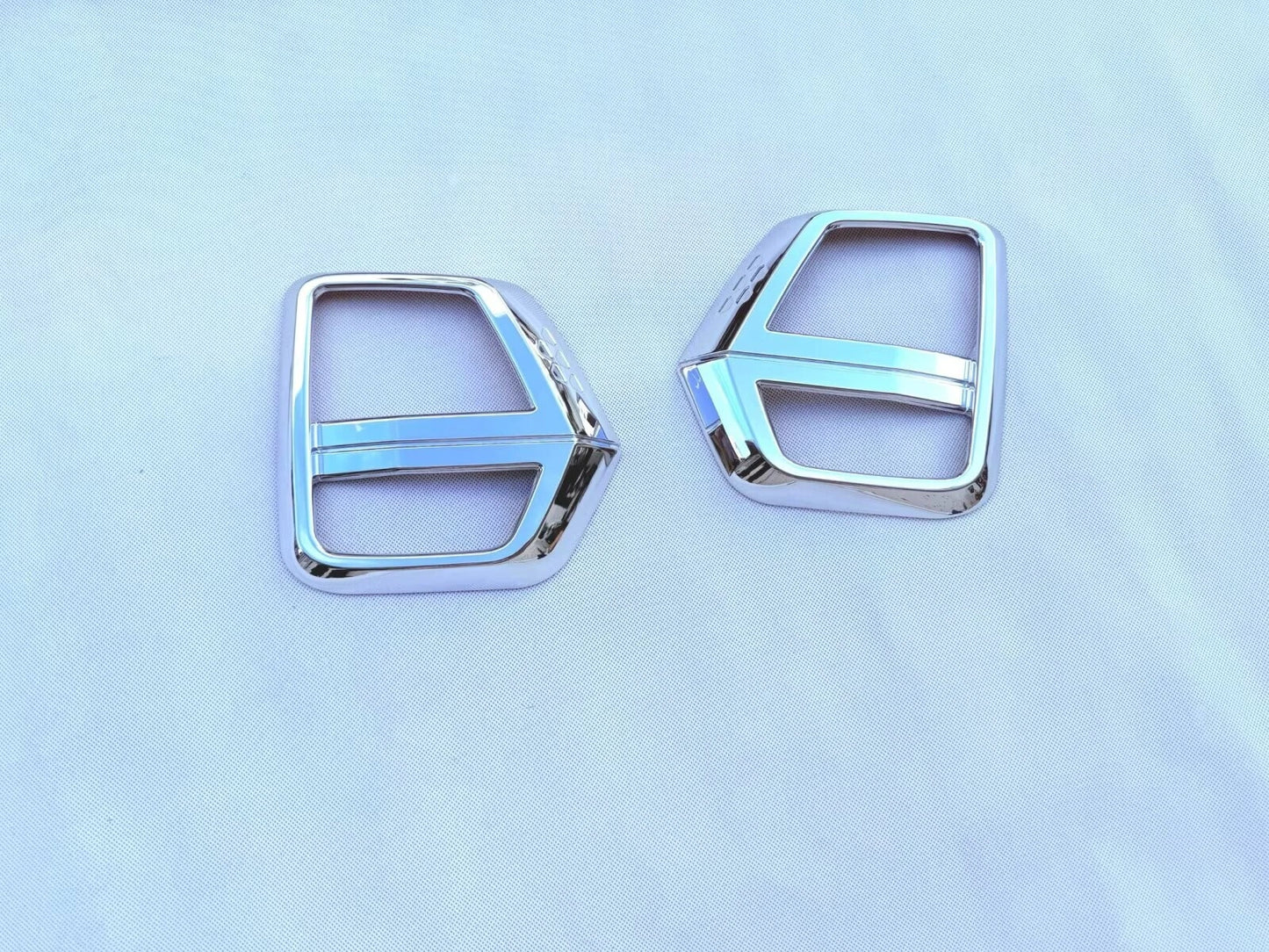 2 x Chrome ABS Front Fog Light Lamp Cover Trim for 2023-2025 Chevrolet Colorado