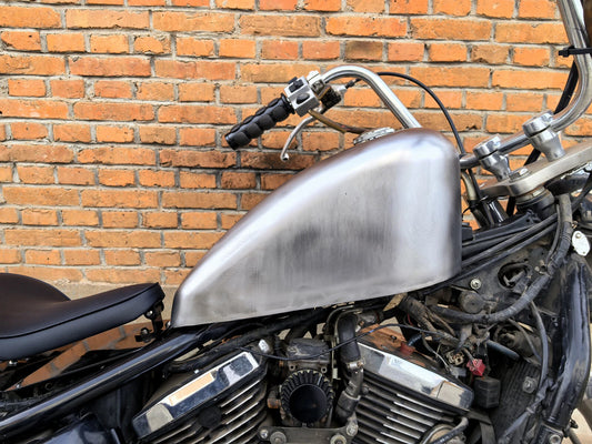 12L Unpainted Silver Fuel Tank for KAWASAKI VULCAN 400 800 (1995-2003)