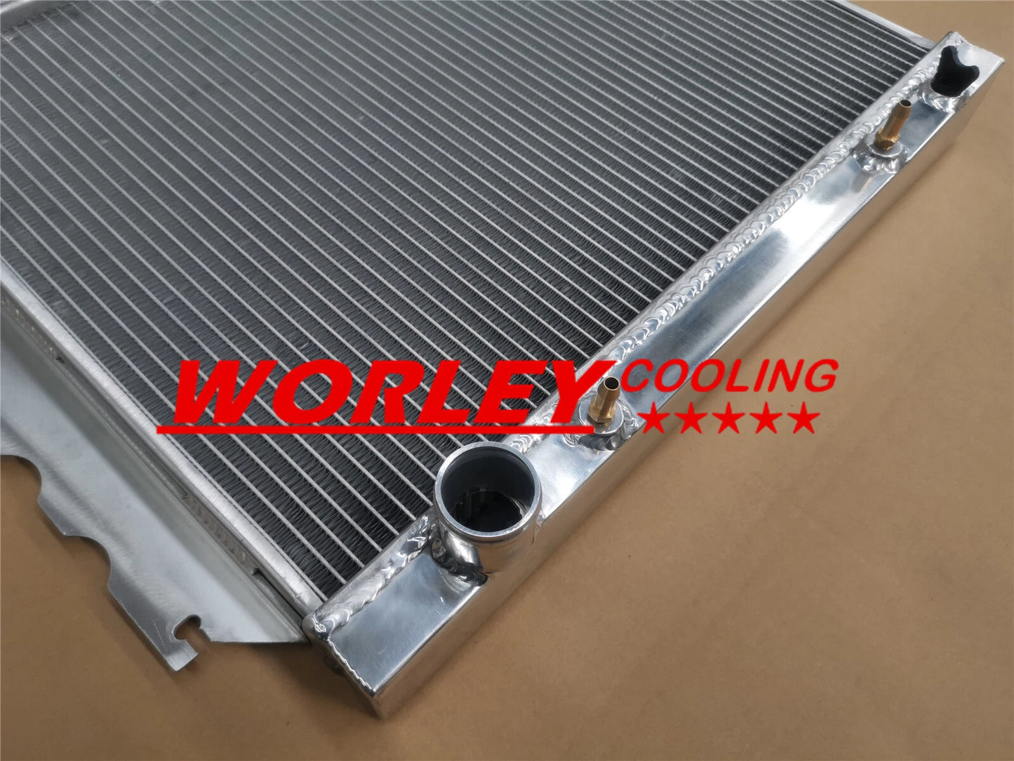 3ROW Radiator & Fan for Chrysler Valiant VG VJ HEMI 6 Cyl (1970-1976)