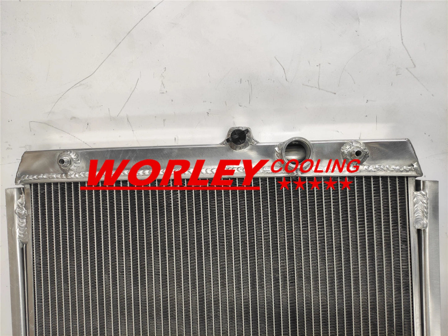4ROW Aluminum Radiator for Hilux KZN165R 3.0L Diesel 4X2 4X4 (10/97-02/05)
