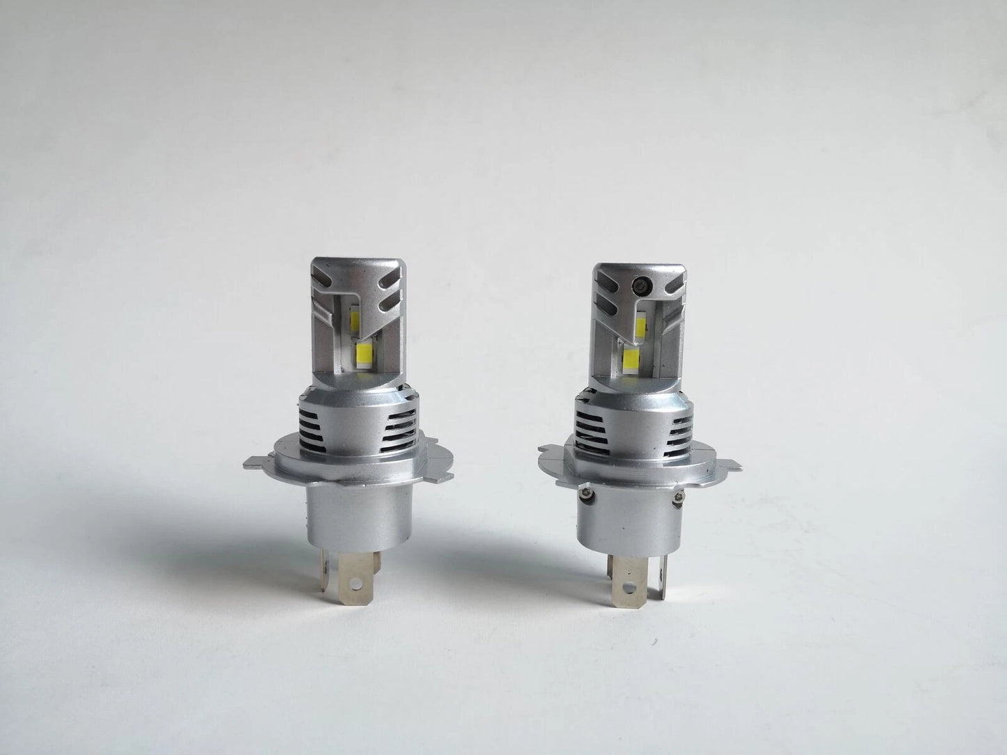2x H4 LED Headlight Bulb 12V 27W 1900/1500LM 6500K for Cars